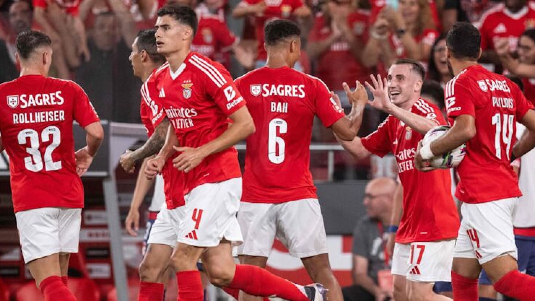 Chegou no verão, não vingou e vai deixar o Benfica em janeiro