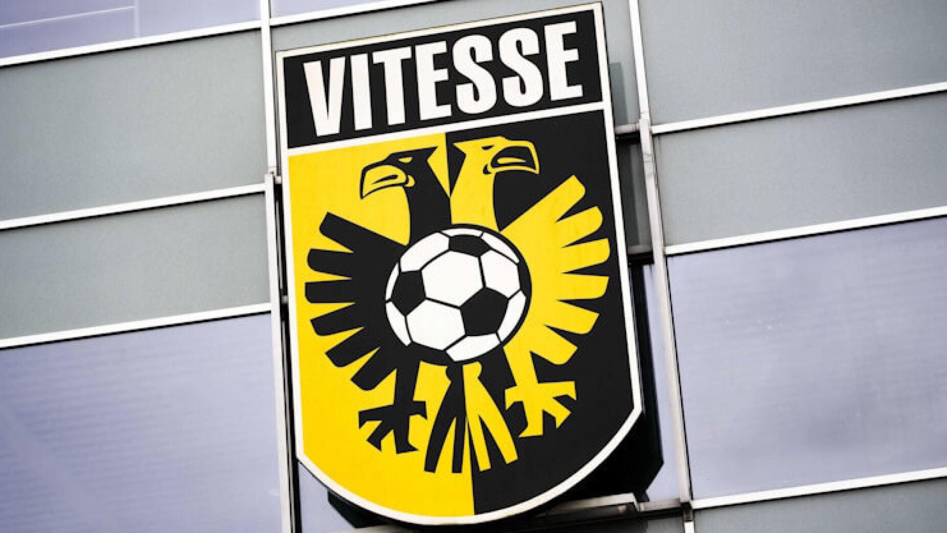 Vitesse cai em desgraça e acaba no futebol amador neerlandês