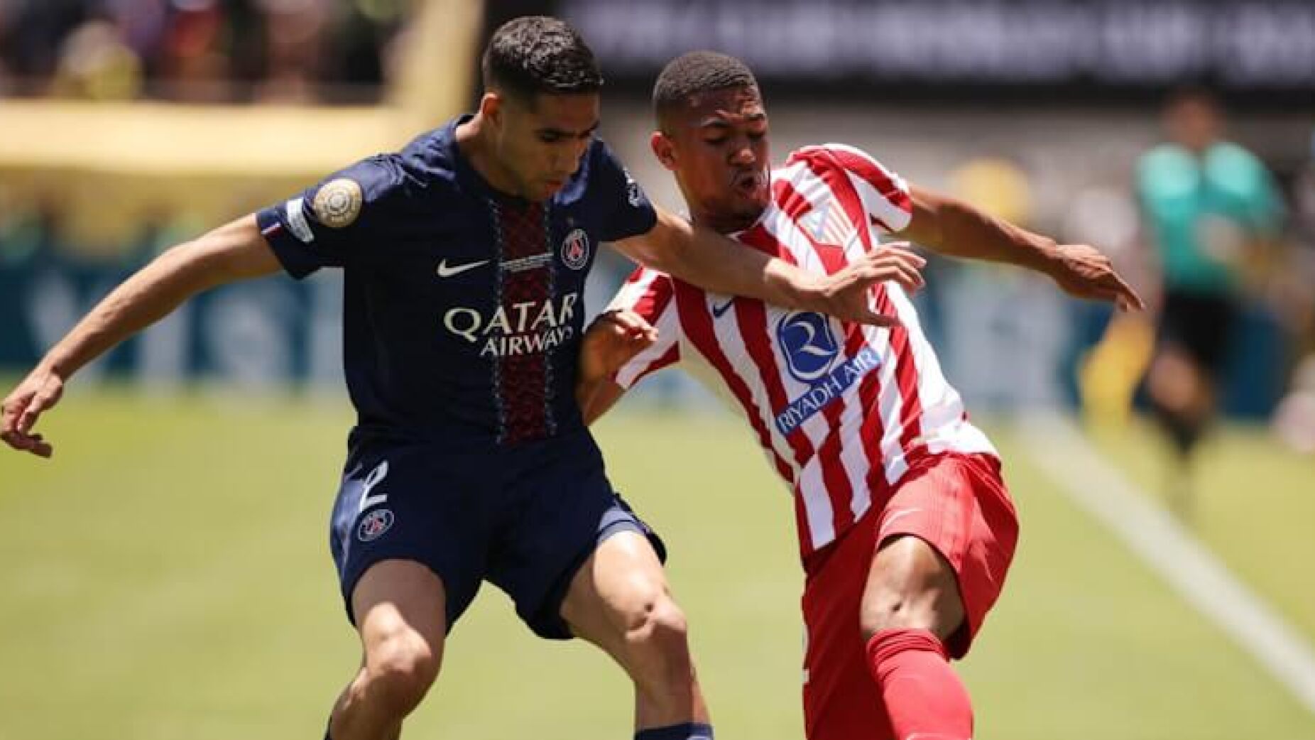 PSG entra a golear no Mundial de Clubes com golo português