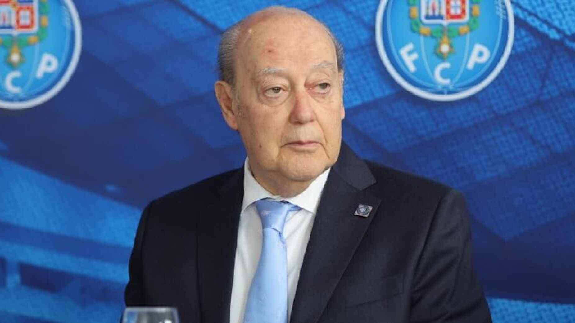 Dirigente do FC Porto reage ao silêncio de Benfica e Sporting sobre a morte de Pinto da Costa