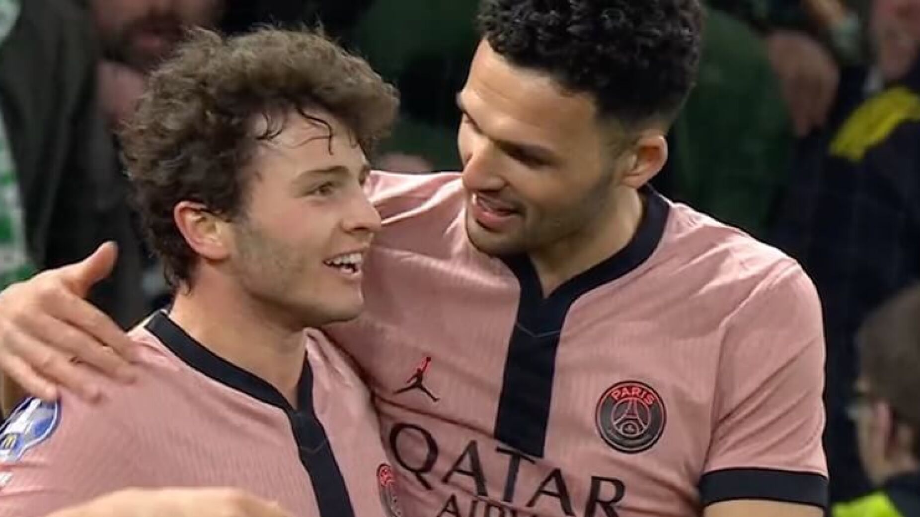 Gonçalo Ramos e João Neves marcam na chapa 6 do PSG (Vídeo)