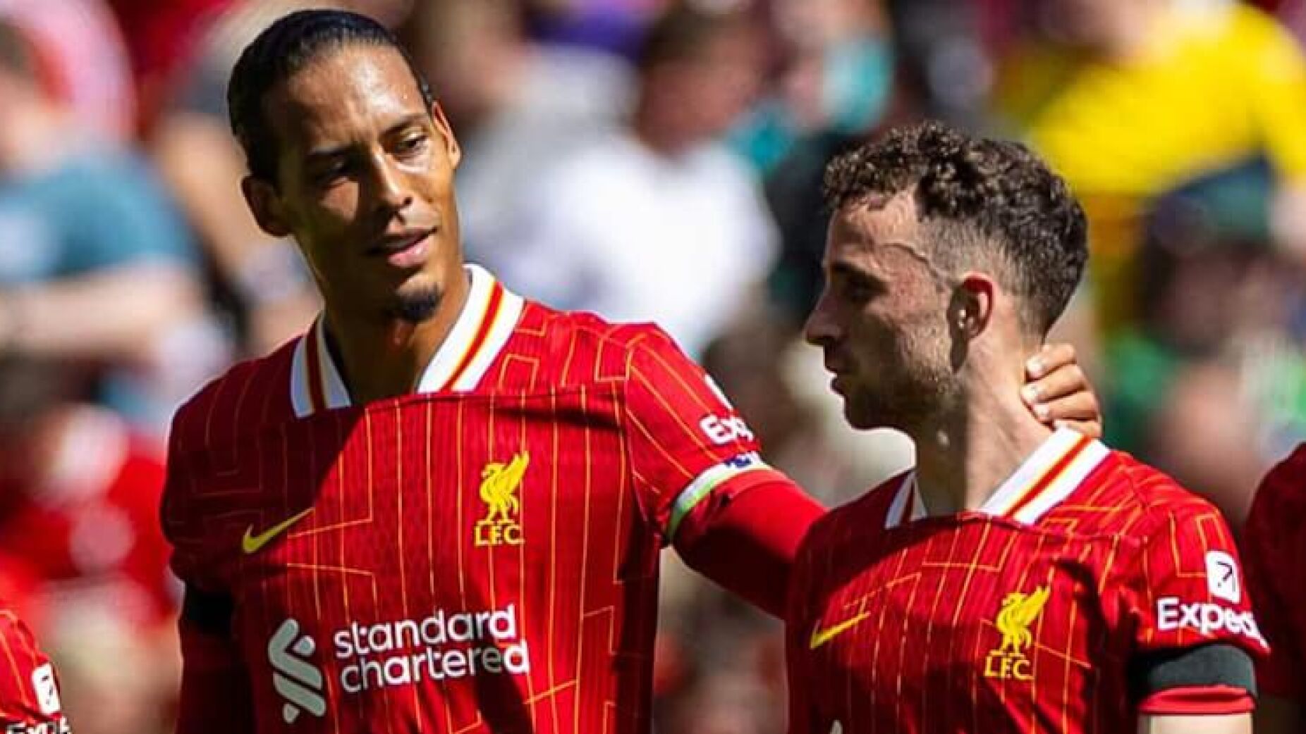 Capitão do Liverpool reage à interrupção do minuto de silêncio de Jota