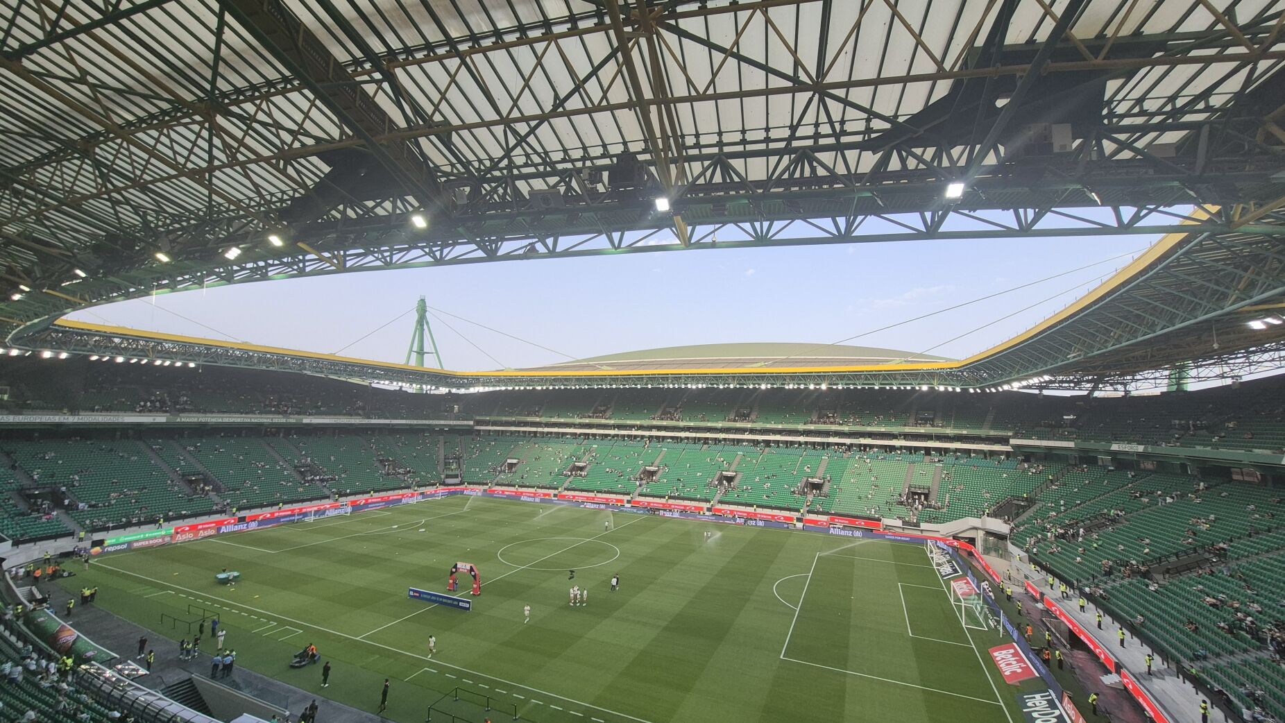 Sporting desfalcado: Debast e Ioannidis em luta contra o tempo para o Casa Pia