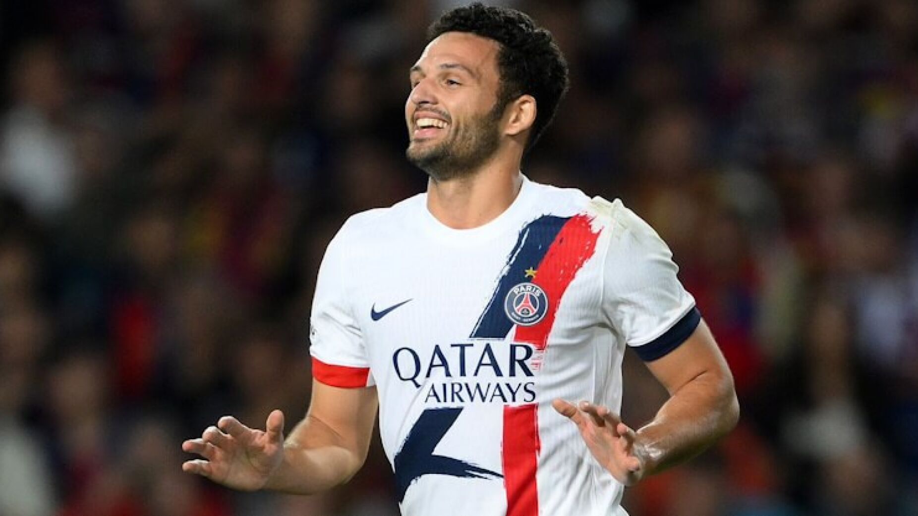 Gonçalo Ramos à matador dá a vitória ao PSG em Barcelona