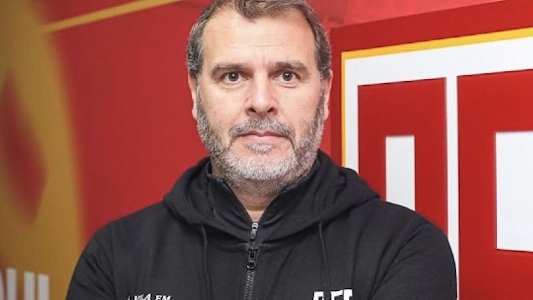 Jo&atilde;o Henriques entre a ironia e o orgulho: cr&iacute;ticas veladas e elogios a um Aves SAD digno no Drag&atilde;o