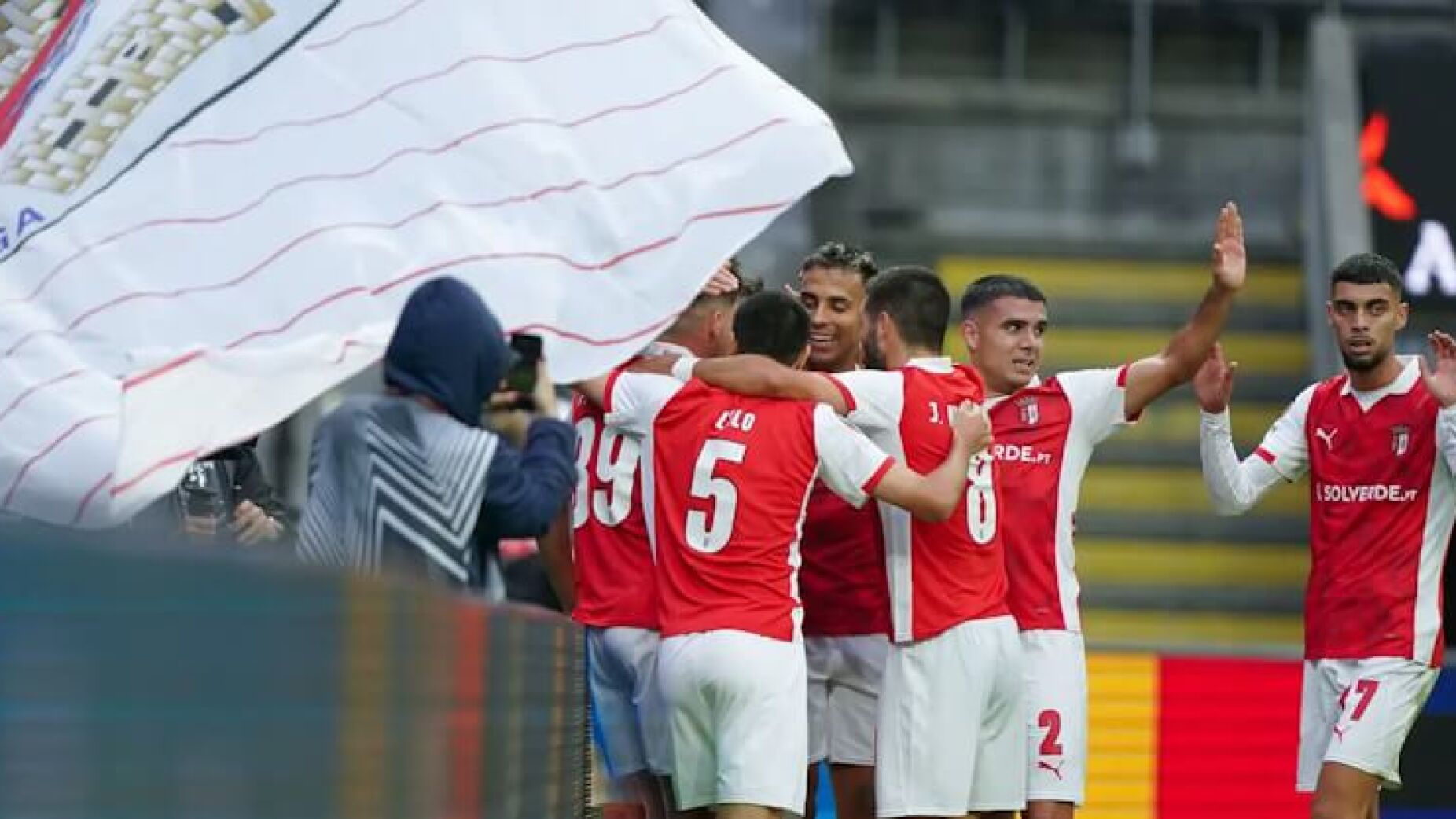 SC Braga n&atilde;o vacila e vence Estrela Vermelha na Liga Europa