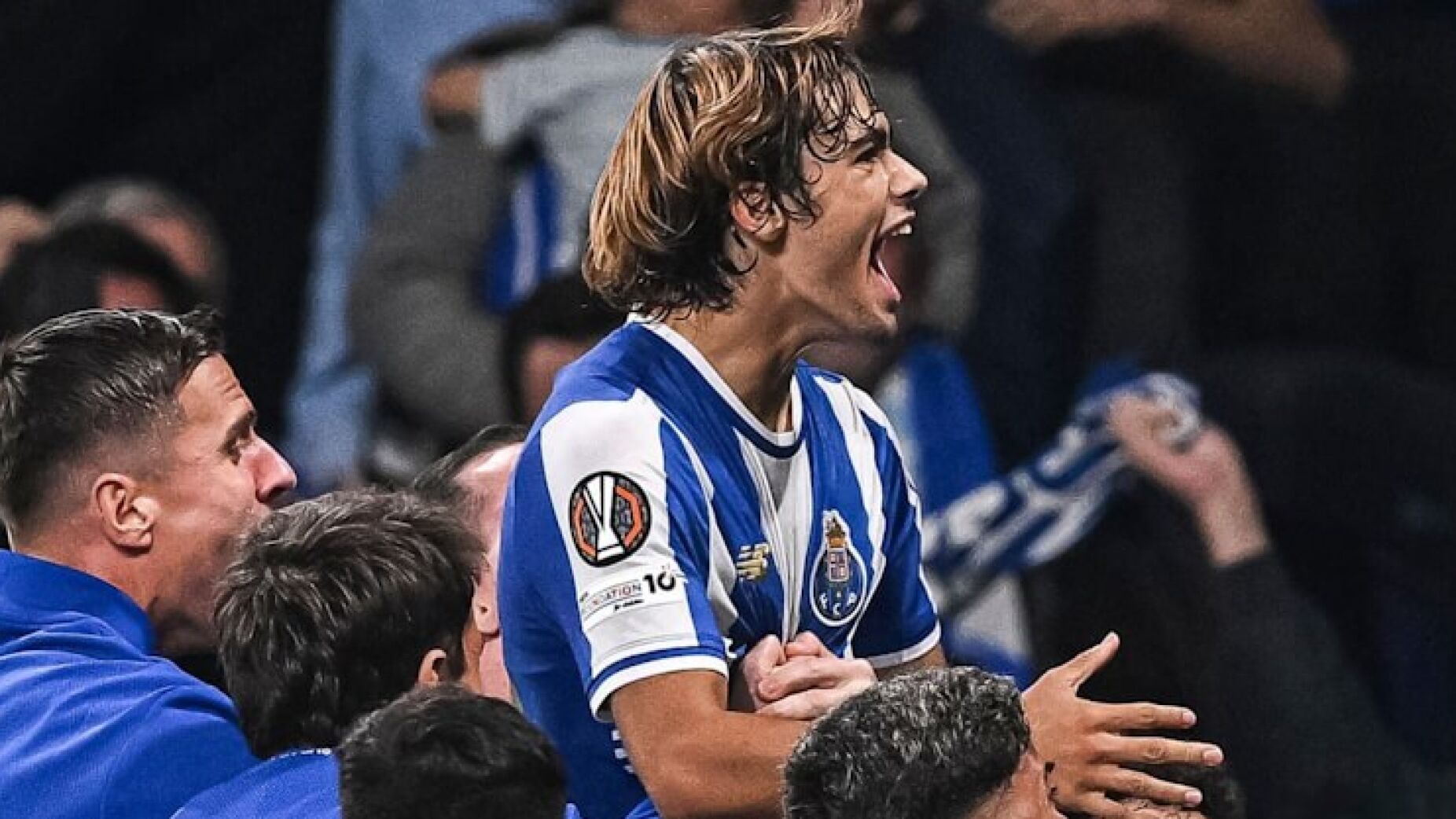 Rodrigo Mora dá a vitória ao FC Porto diante do Estrela Vermelha aos 89'