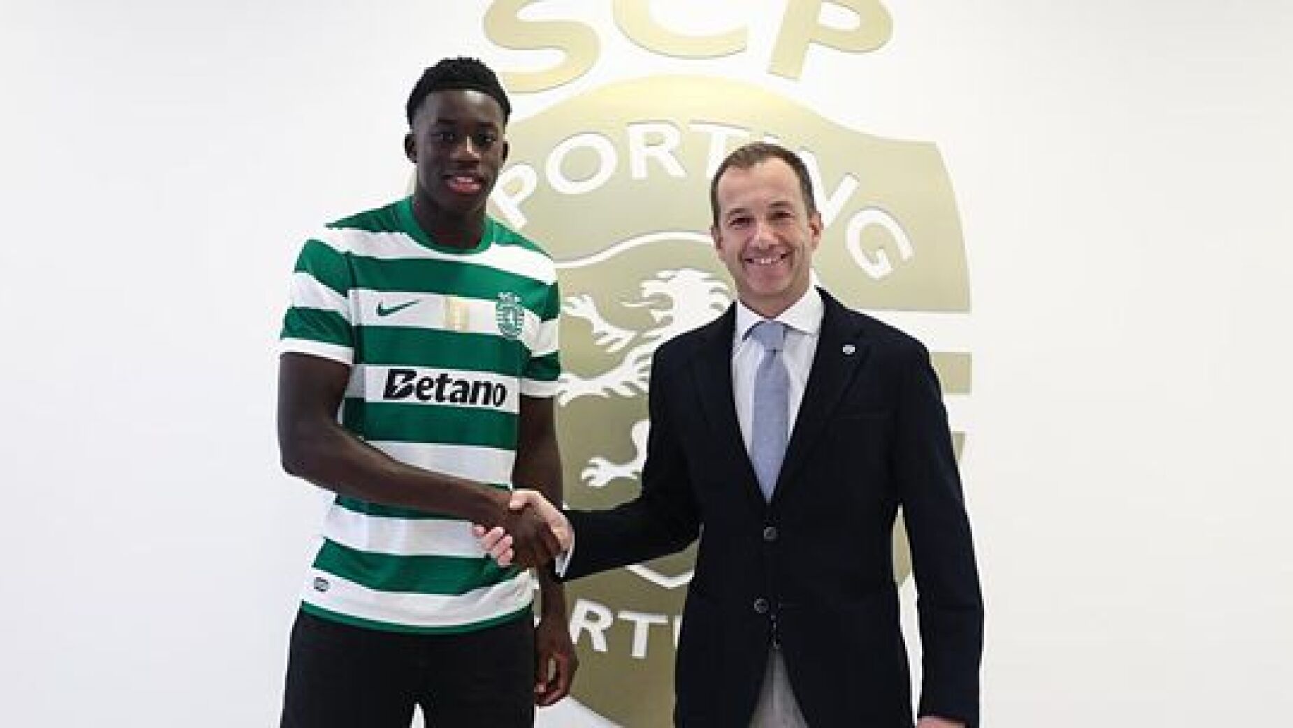 Blopa vive “roda-gigante de emoções” após renovar com o Sporting até 2030