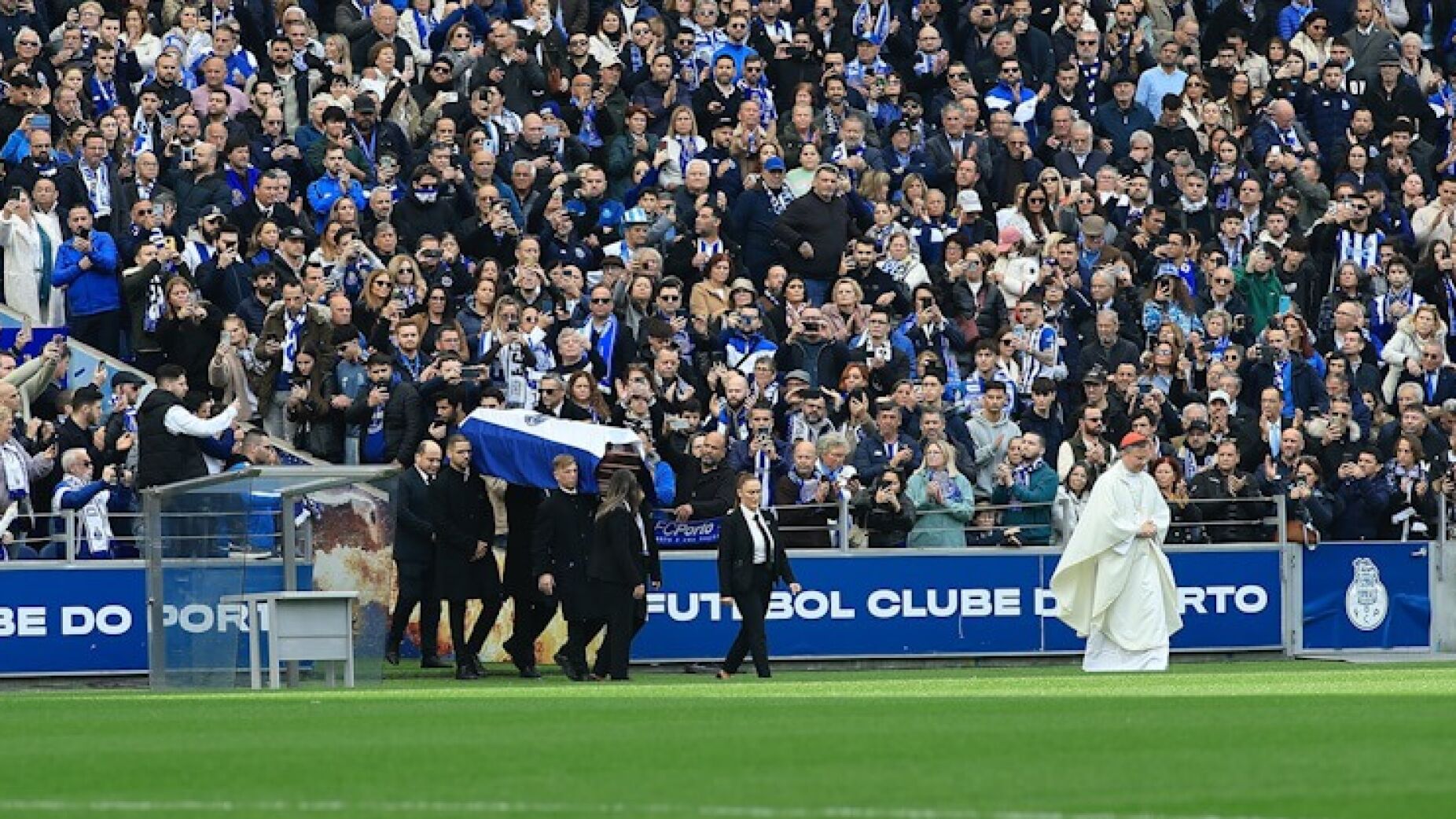 O último adeus arrepiante do Dragão a Pinto da Costa (Vídeo)