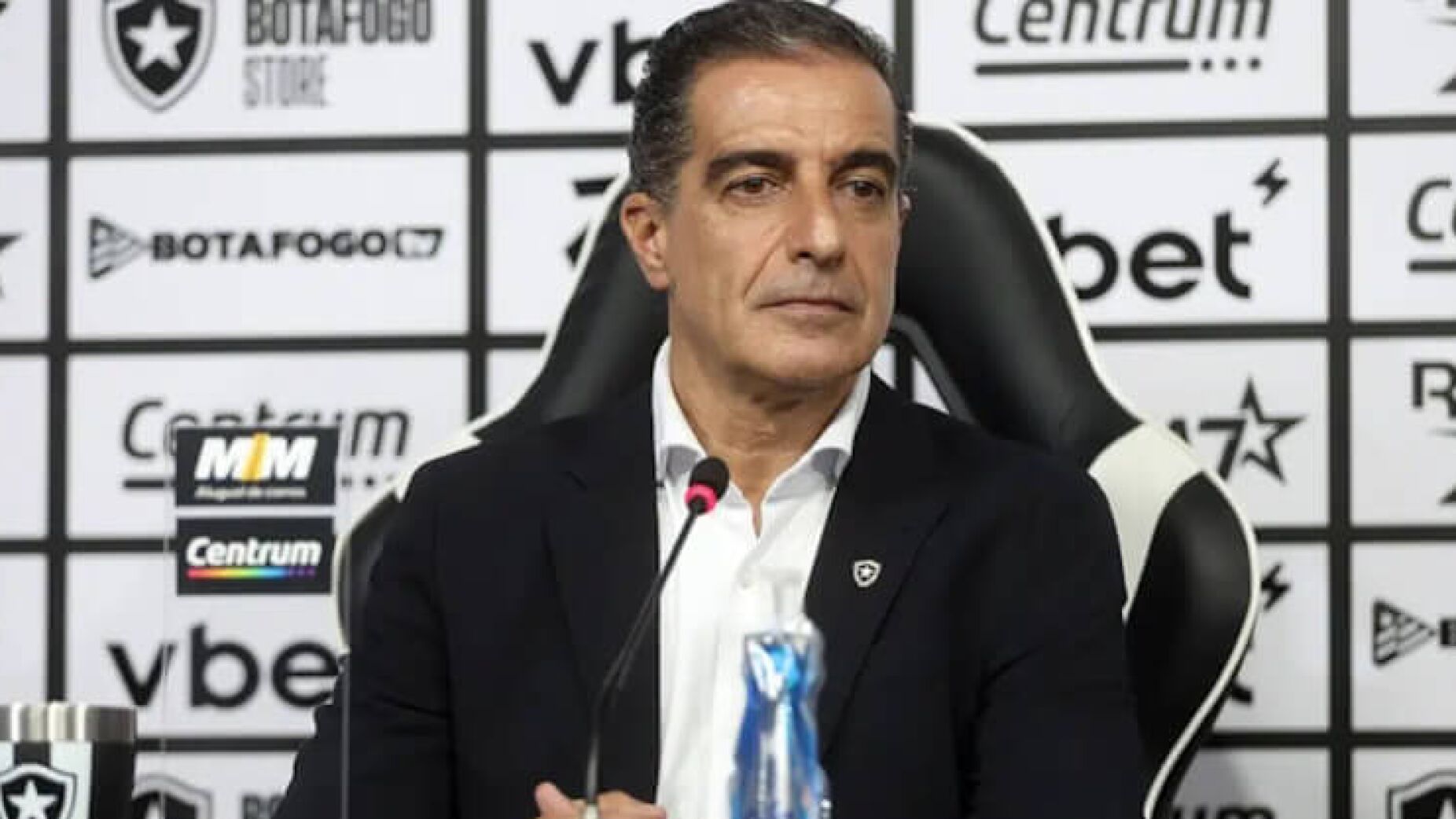 Botafogo surpreende e anuncia demissão de Renato Paiva