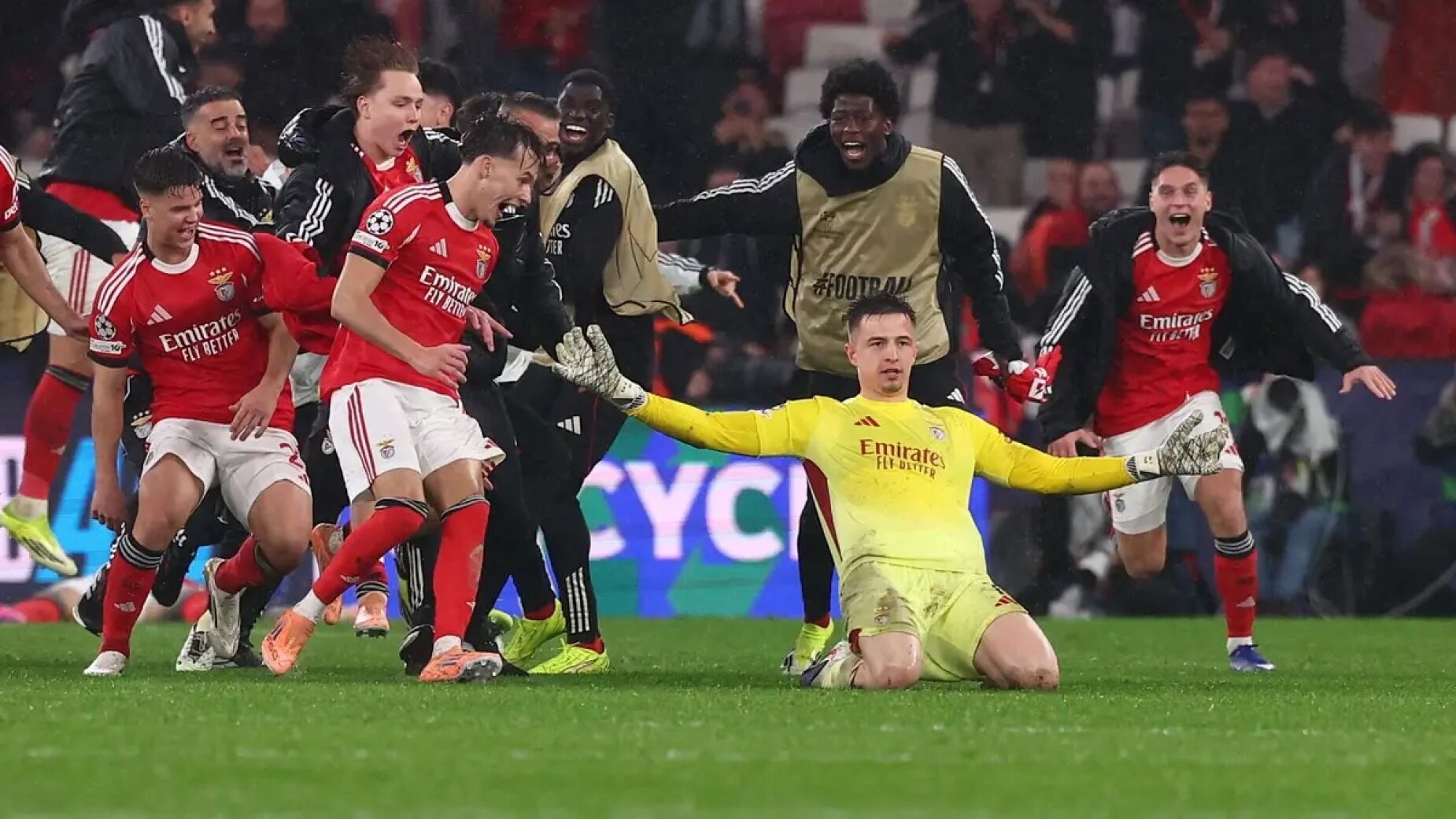 Um golo improv&aacute;vel, um momento eterno: Benfica transforma a noite europeia em camisola de mem&oacute;ria