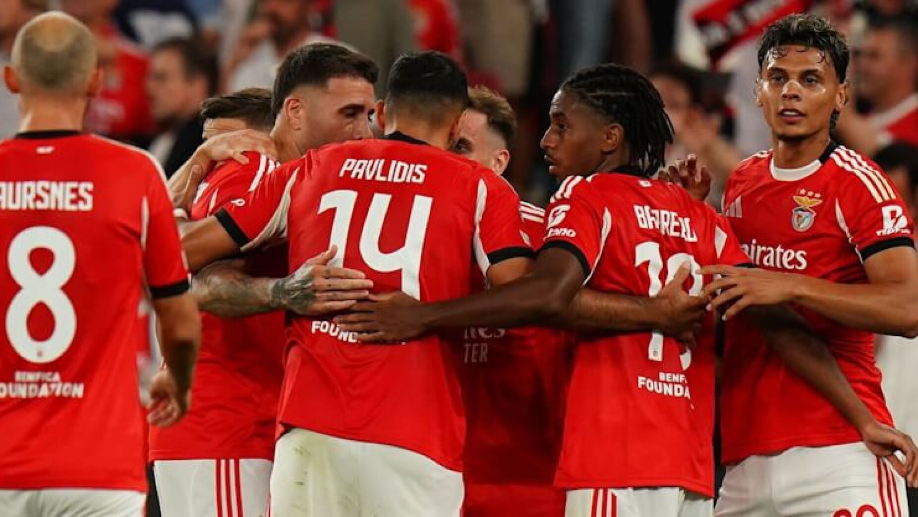 Akturkoglu resolve e Benfica está na fase liga da Champions