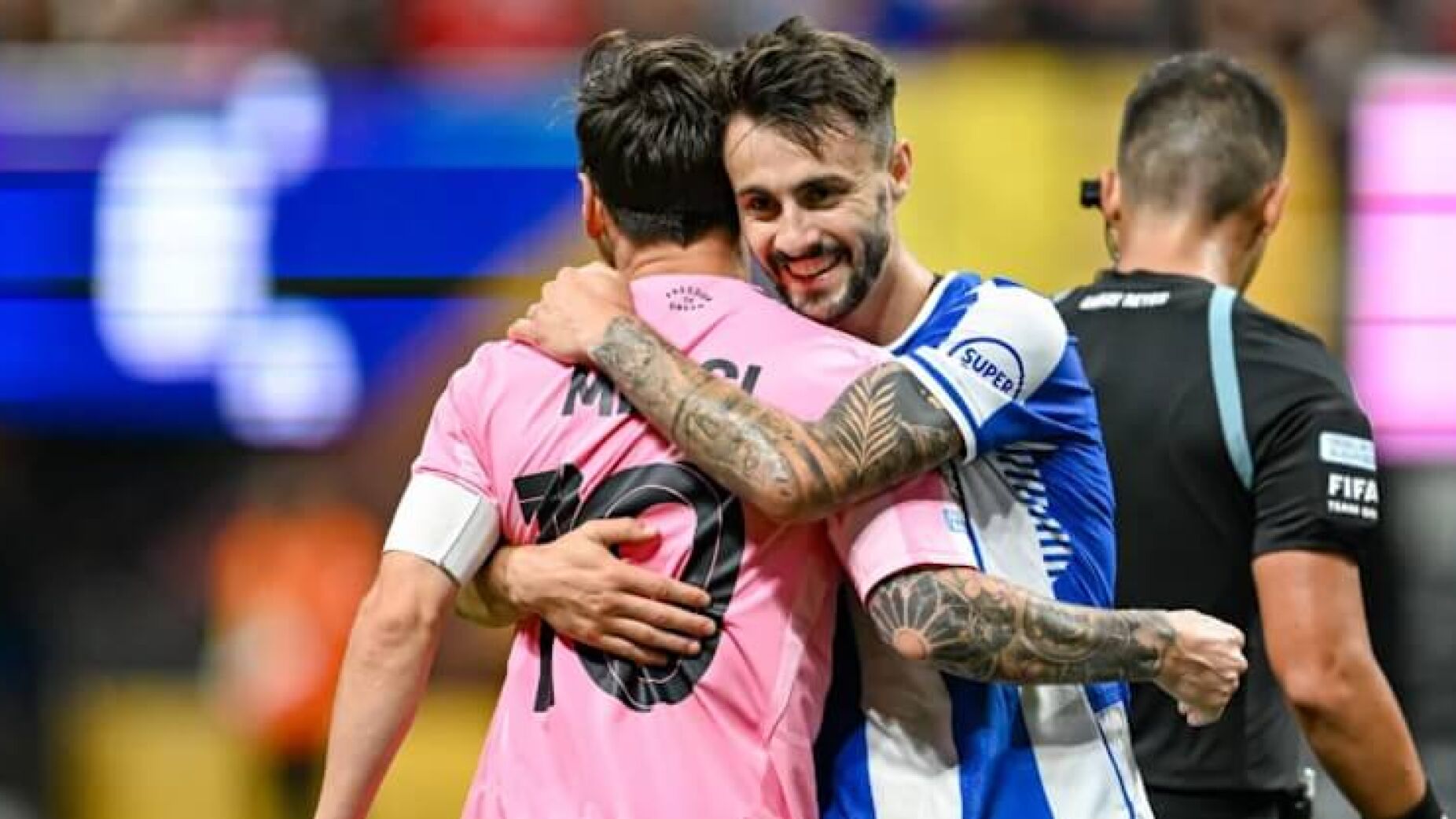 A cueca brutal de Fábio Vieira a Messi que corre mundo (Vídeo)