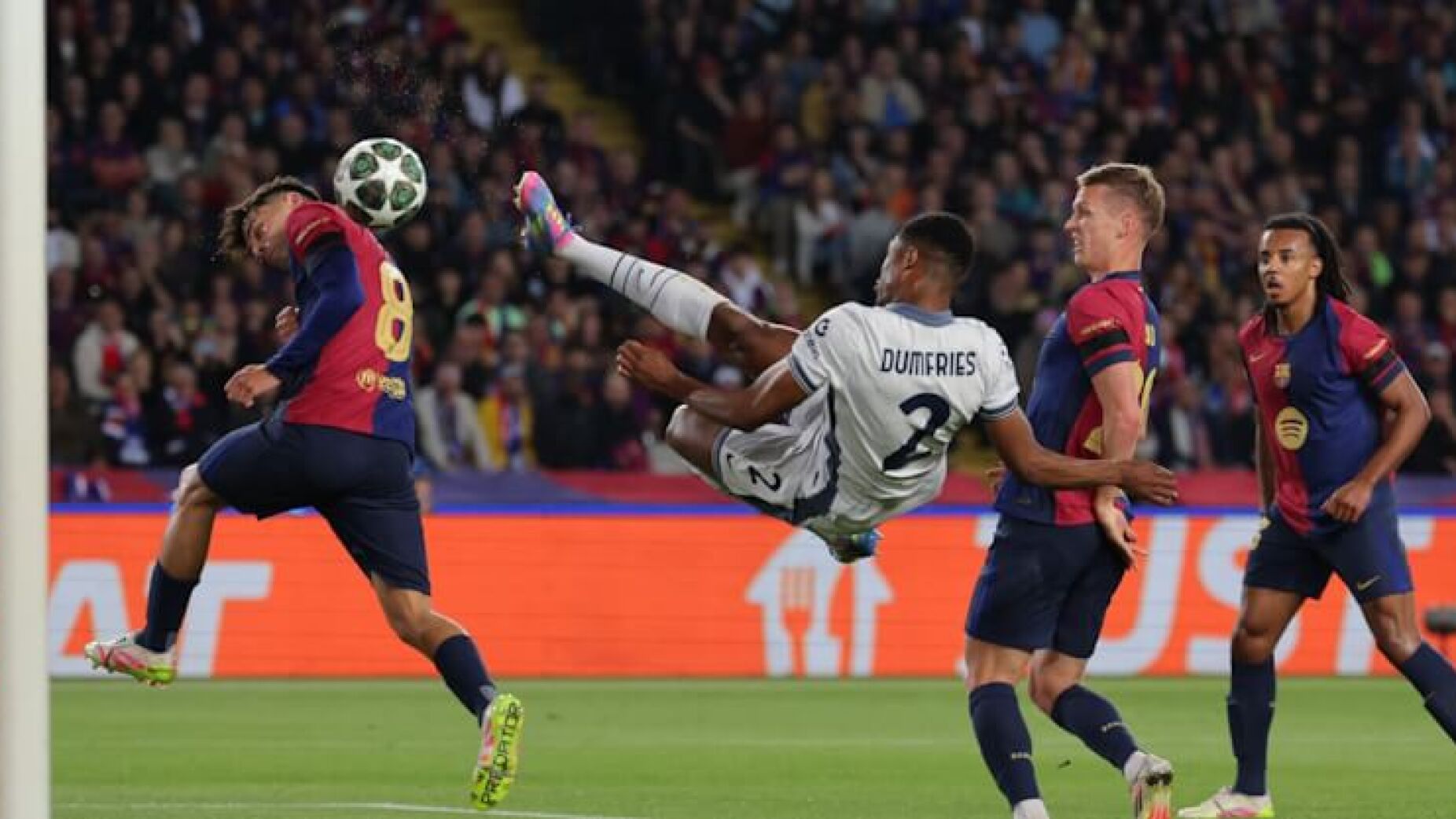 Barcelona e Inter de Milão empatam em jogo com seis golos