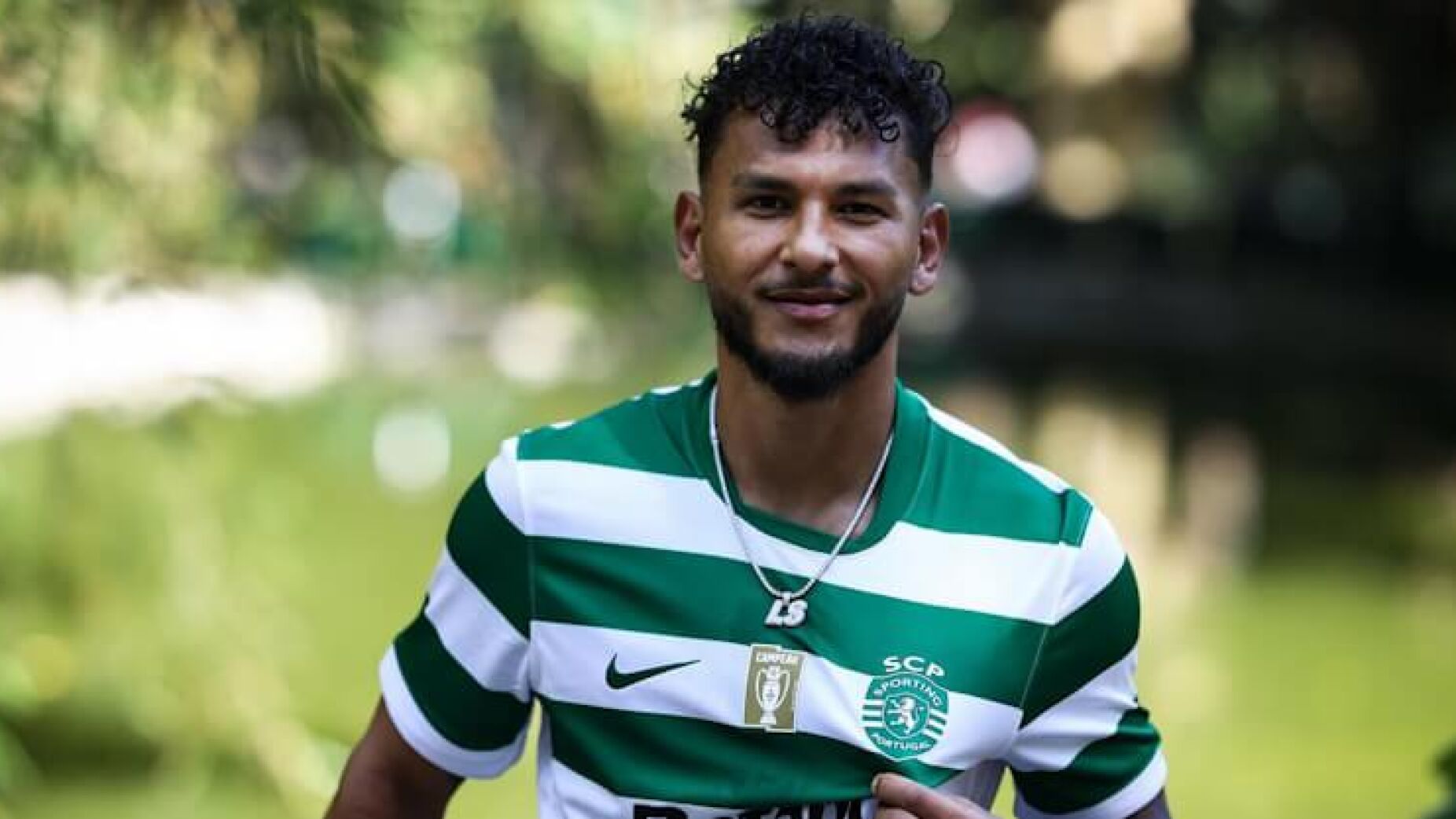 Sporting anuncia contratação de Luis Suárez - OFICIAL