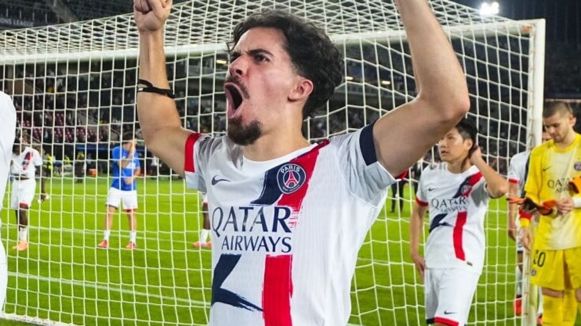 Jornal francês usa Vitinha para provocar Barcelona: "Bolas de Ouro"