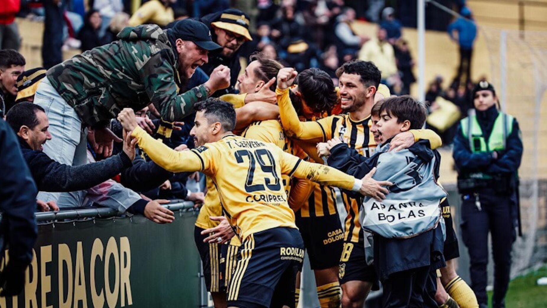 Histórico: Lusitânia de Lourosa garante subida à II Liga