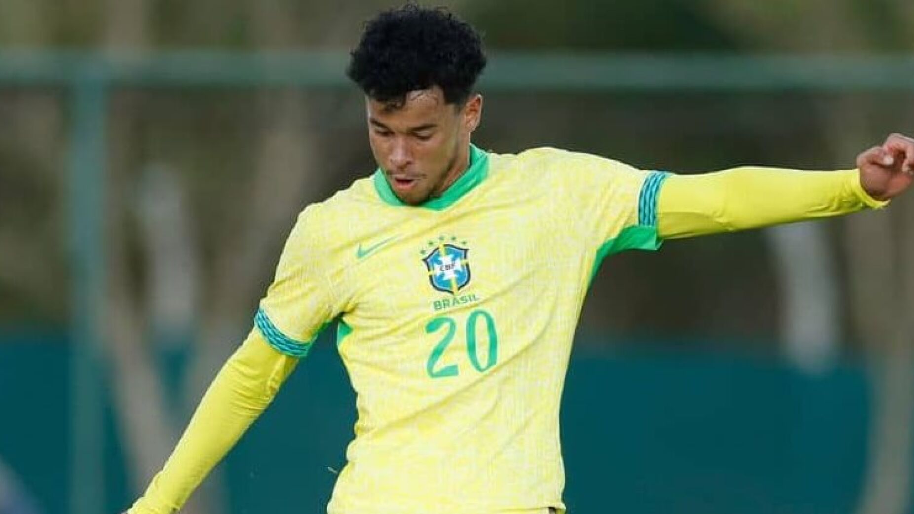 Benfica e FC Porto na luta por jovem promessa do Cruzeiro