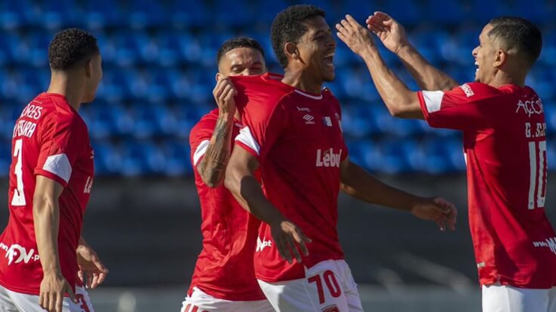 Santa Clara vira eliminatória e segue em frente na Liga Conferência