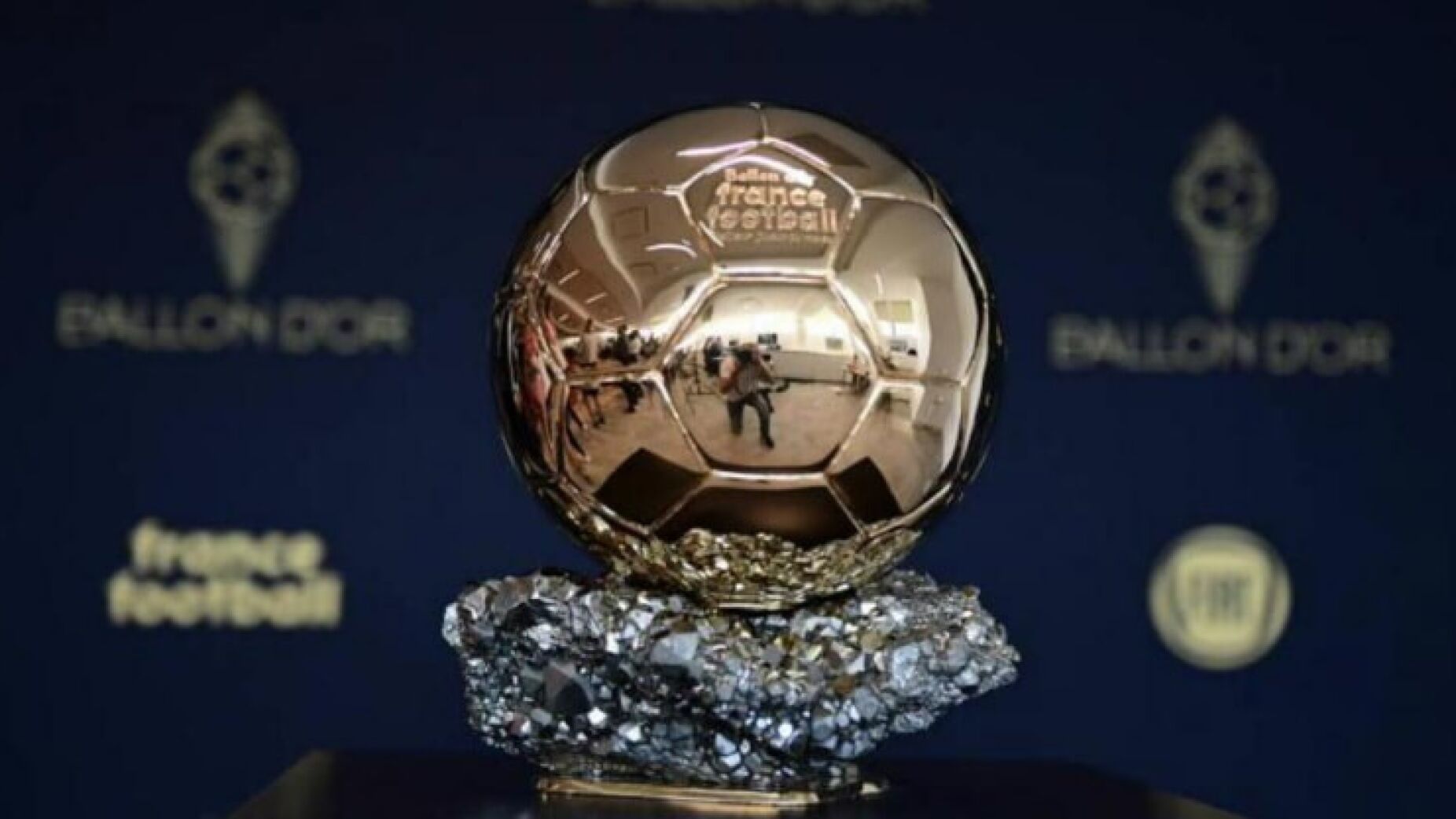 Está de volta a Super Bola de Ouro? France Football lança debate