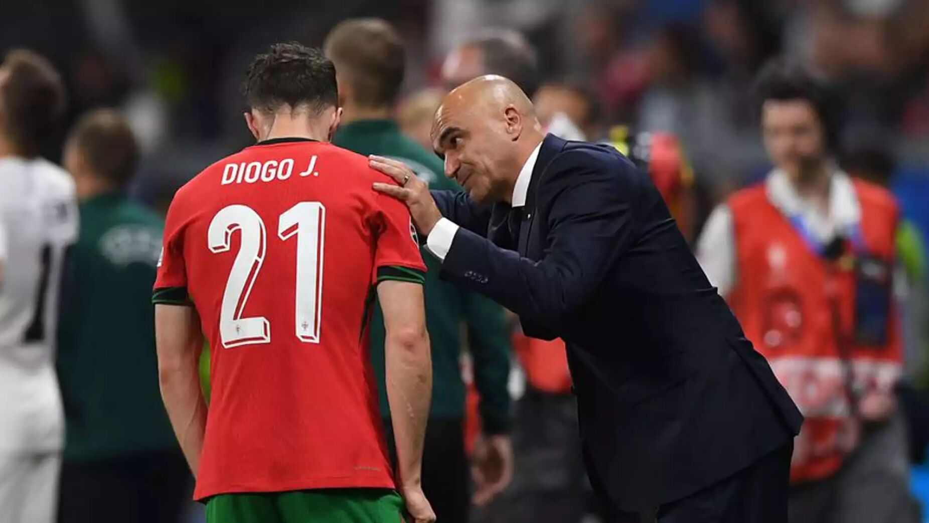 Mart&iacute;nez evoca legado de Diogo Jota e o impacto que ainda une a Sele&ccedil;&atilde;o