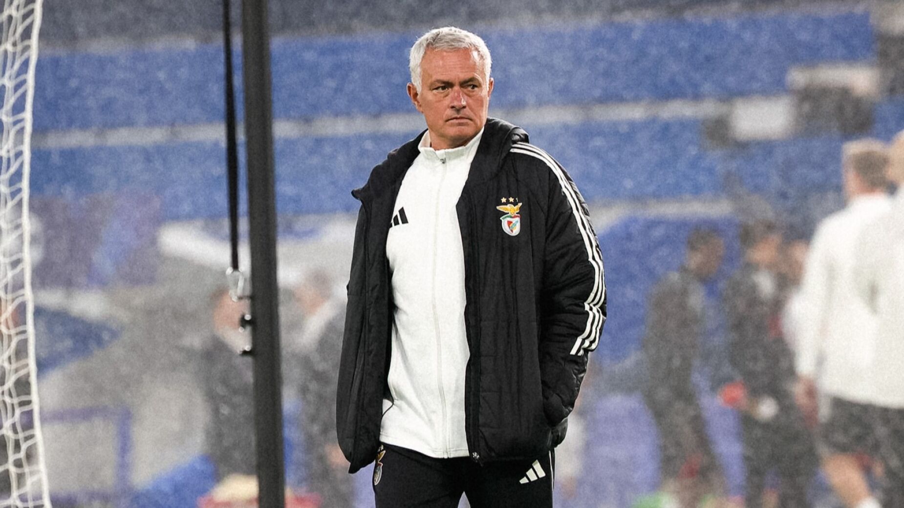 Mourinho apontado ao Chelsea ap&oacute;s sa&iacute;da de Rosenior &mdash; a novela do treinador portugu&ecirc;s tem mais um cap&iacute;tulo