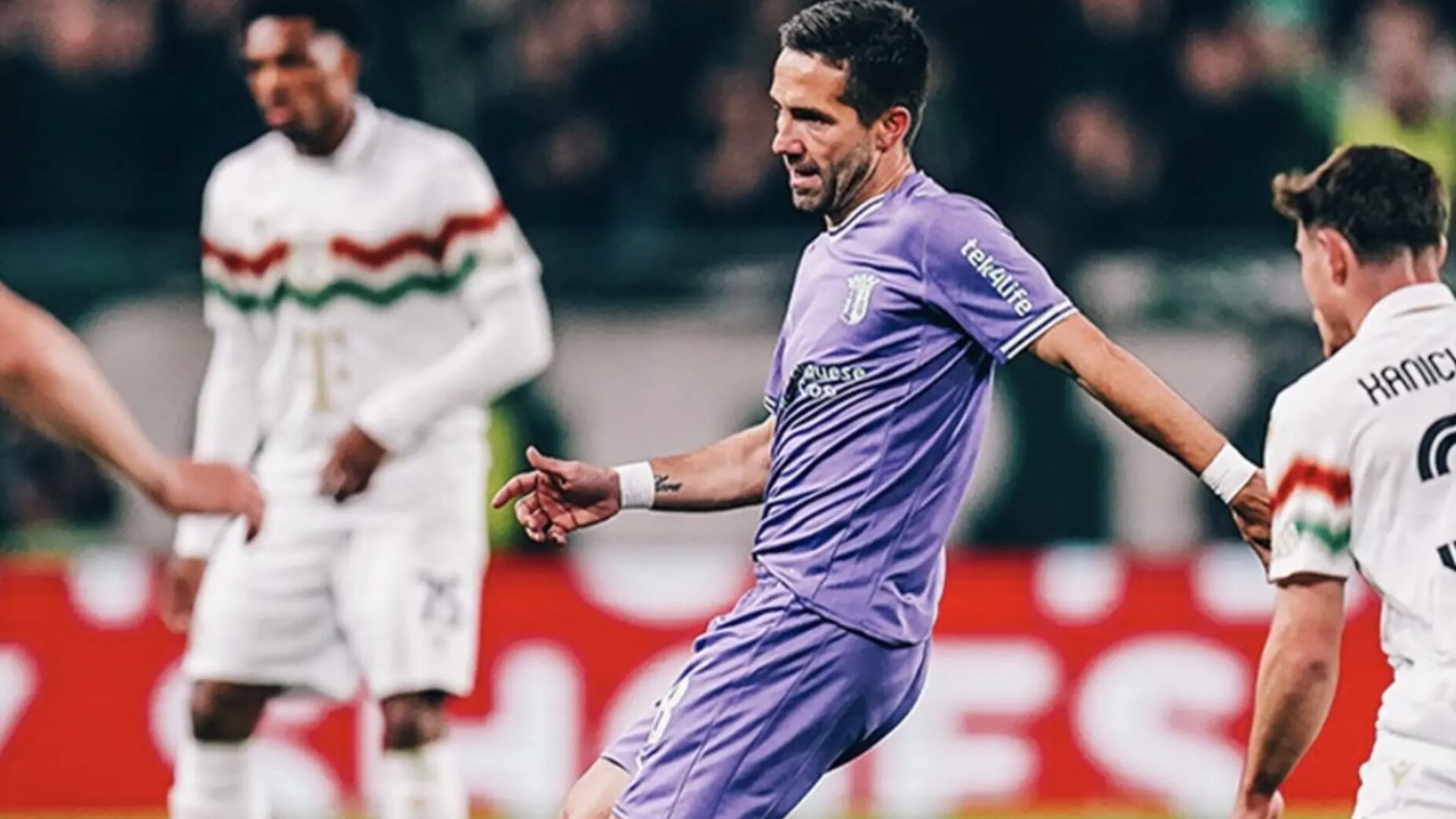 Braga trope&ccedil;a em Budapeste e fica em desvantagem na Liga Europa