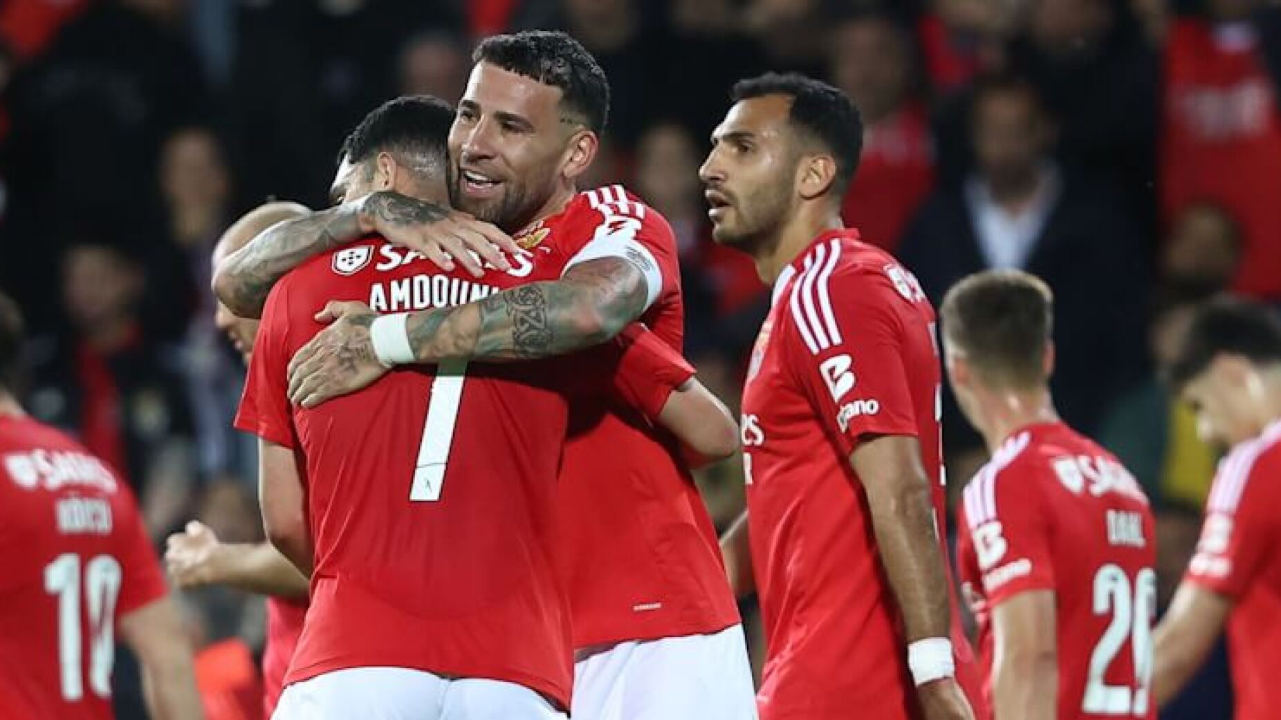 Benfica sai do Estoril com a vitória e espera resposta do Sporting