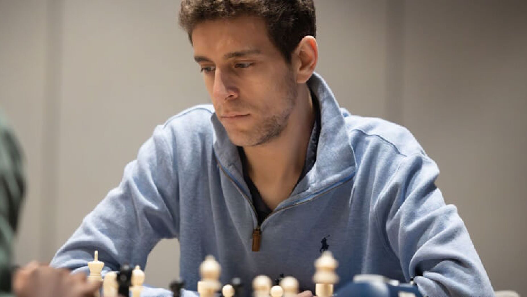 Morreu Daniel Naroditsky, grande mestre de xadrez de 29 anos