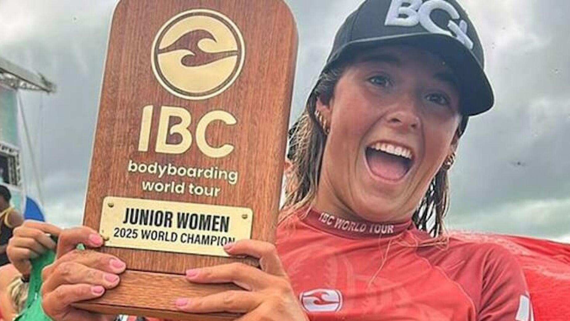 Alice Teotónio campeã do mundo júnior de bodyboard da IBC