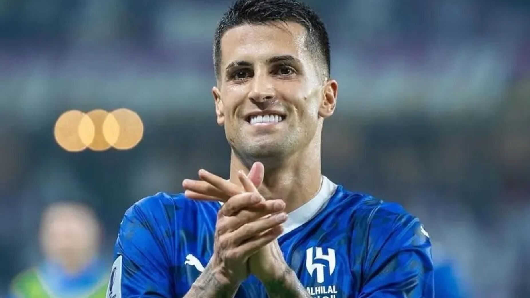 Barcelona entra em cena e Jo&atilde;o Cancelo pode regressar j&aacute; &agrave; Europa