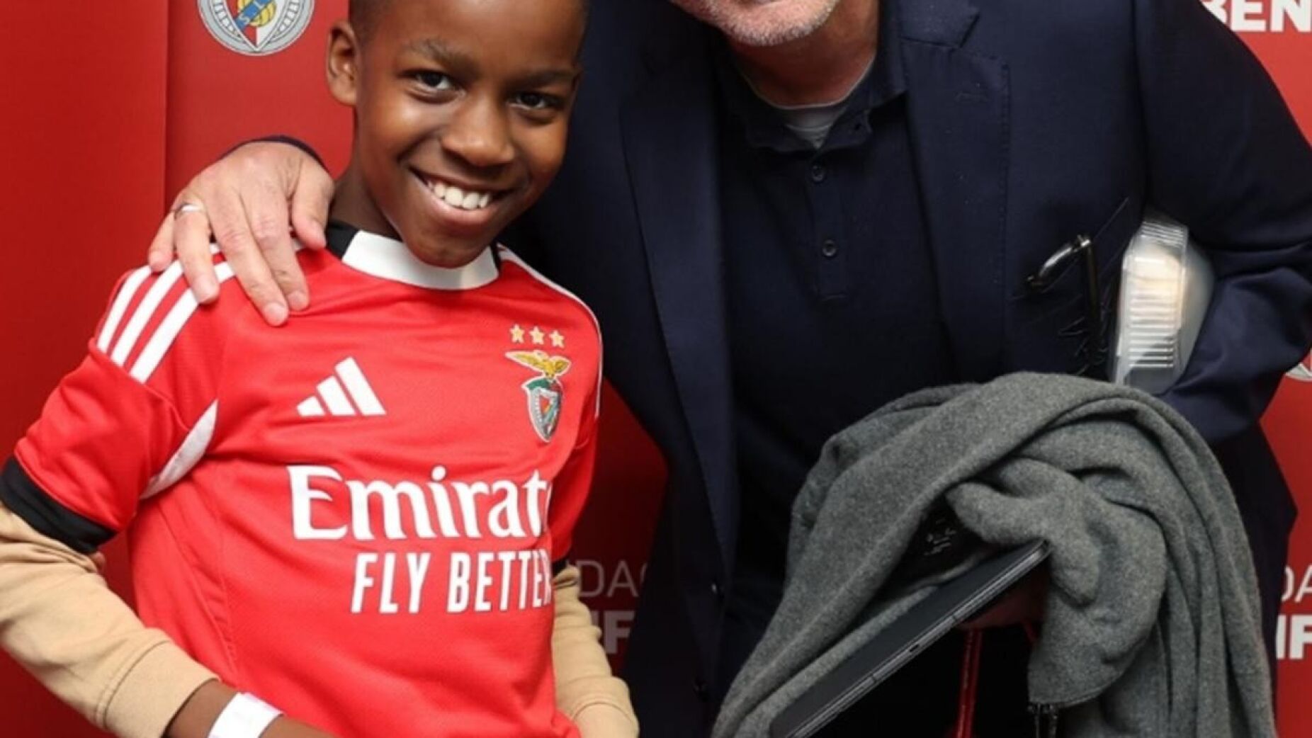 Do 112 &agrave; Luz: Rodrigo, o menino que salvou a m&atilde;e e viveu uma noite inesquec&iacute;vel no Benfica