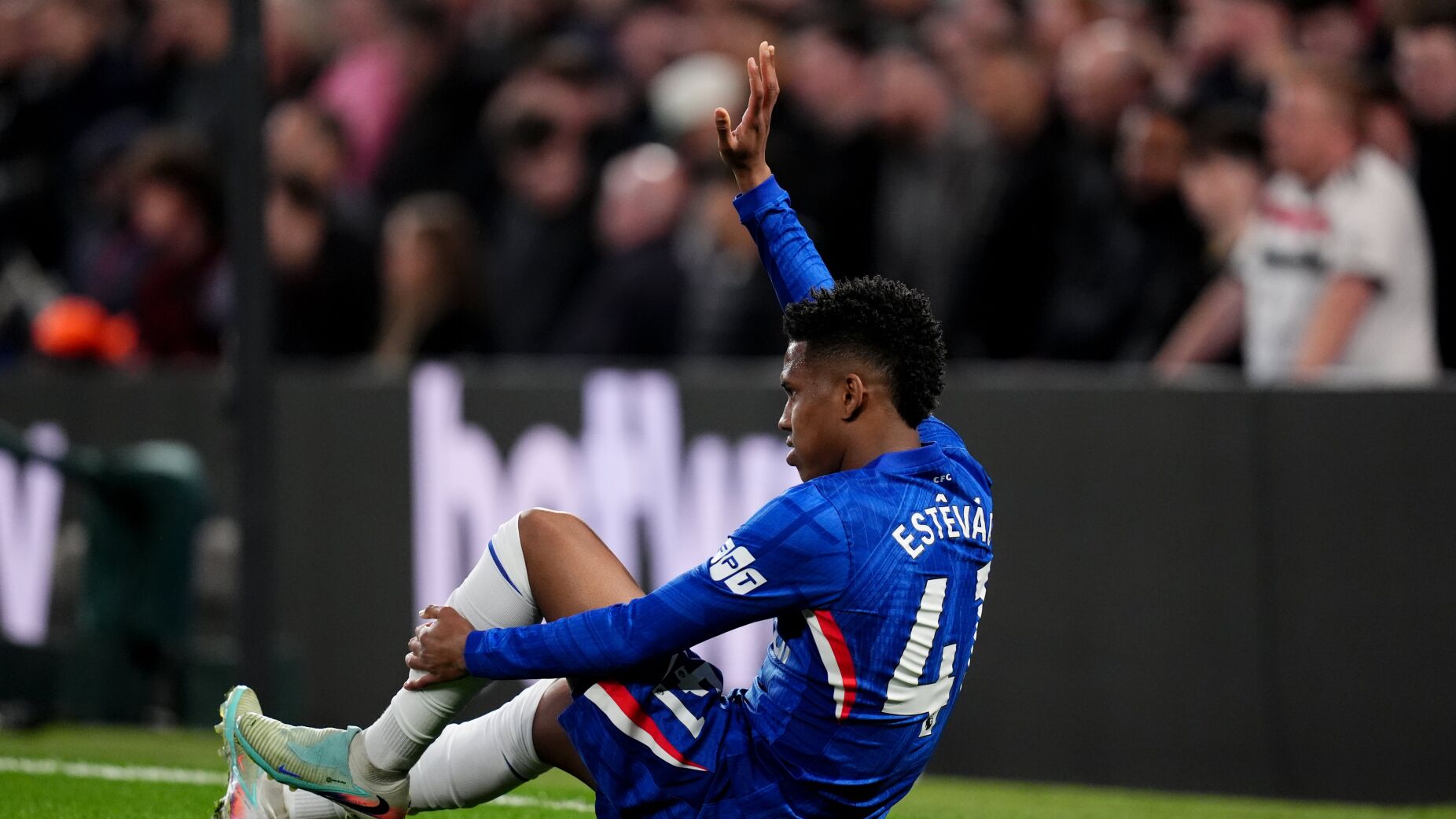 Estev&atilde;o lesionado no Chelsea &mdash; jovem prod&iacute;gio brasileiro tem o Mundial 2026 em risco