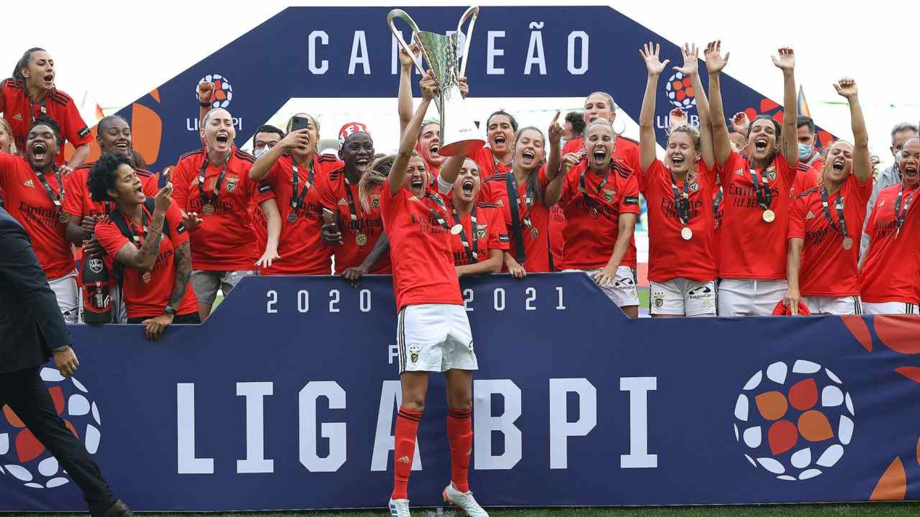 Benfica feminino &eacute; hexacampe&atilde;o nacional &mdash; hist&oacute;ria escrita em Braga com vit&oacute;ria por 3-1
