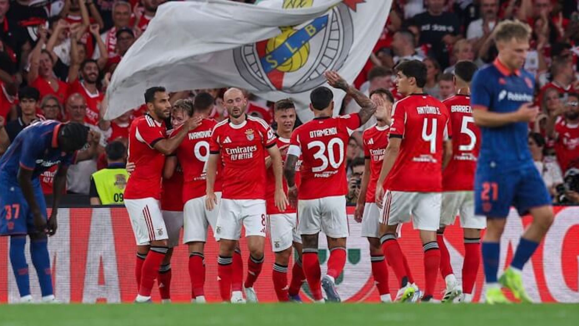 Benfica despacha Nice e marca encontro com o Fenerbahçe