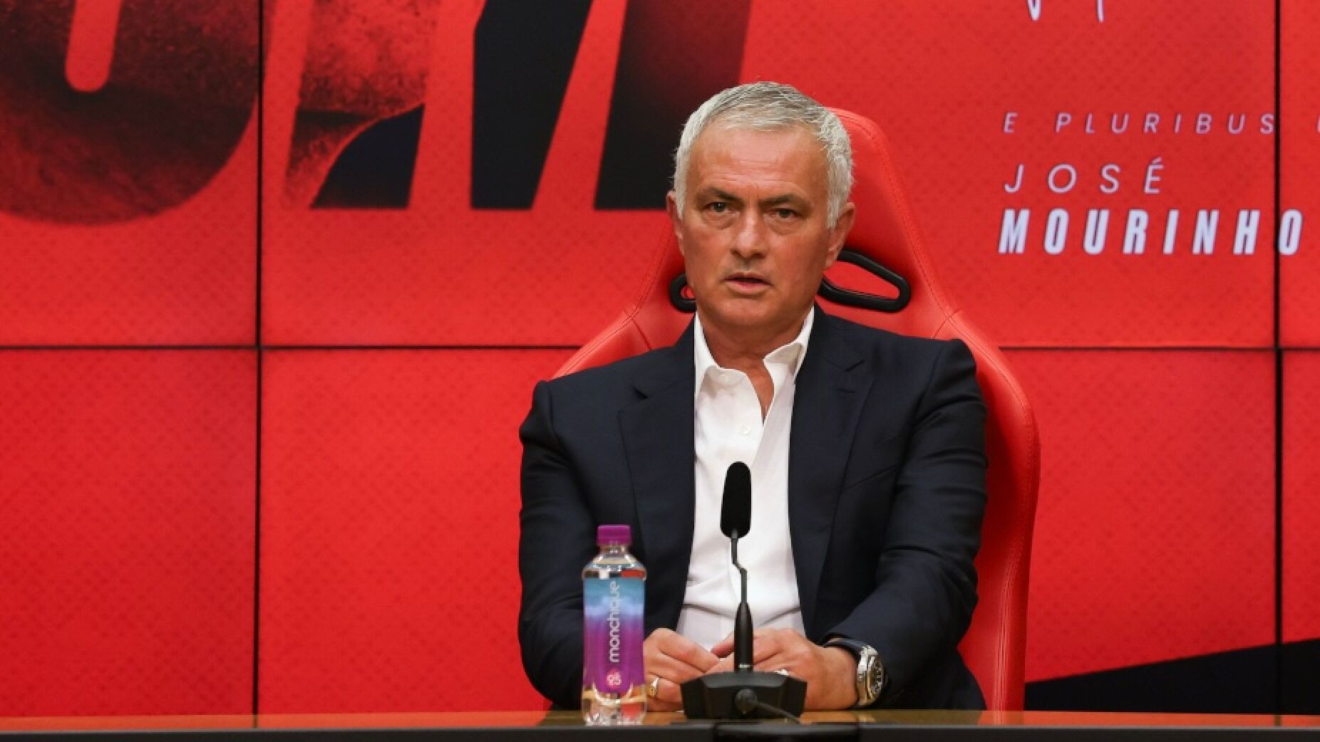 Mourinho fala de arbitragens, atira números para a mesa e deixa nova farpa ao Sporting