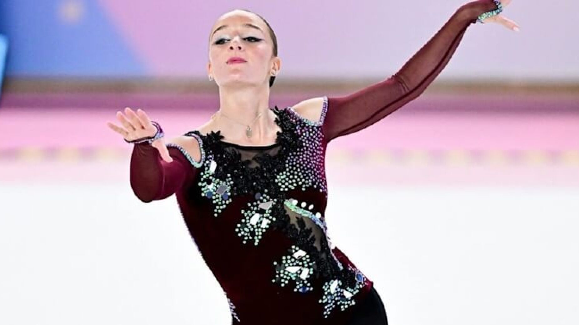 Rita Azinheira sagra-se campeã mundial júnior de patinagem artística