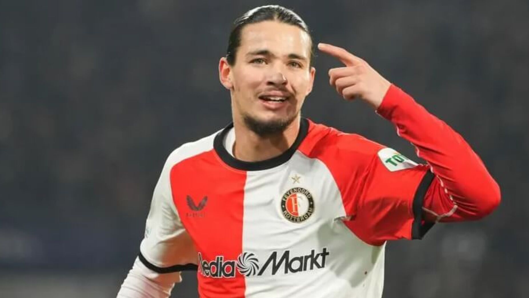 A reação do Feyenoord à proposta do Benfica por Hadj-Moussa
