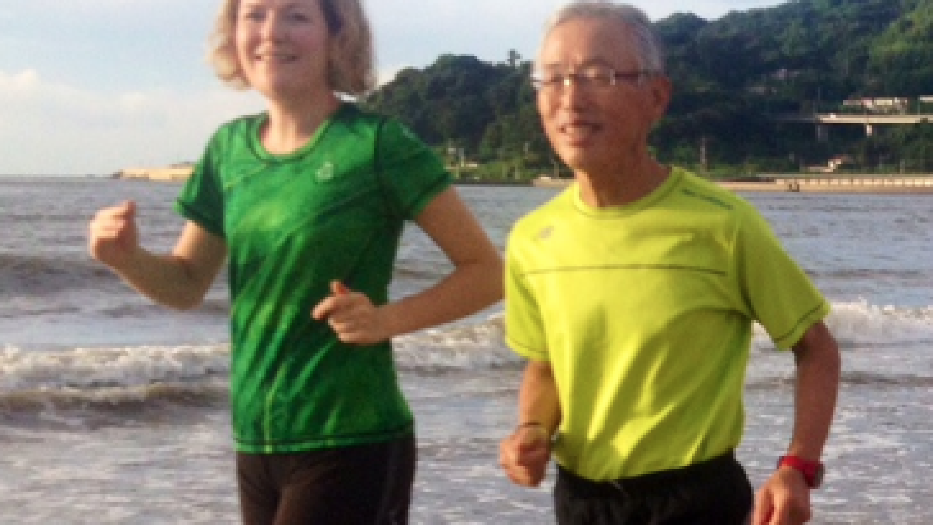 Inventor japon&ecirc;s da corrida lenta deixa conselho simples: &ldquo;Se n&atilde;o consegue sorrir a correr, est&aacute; demasiado r&aacute;pido&rdquo;