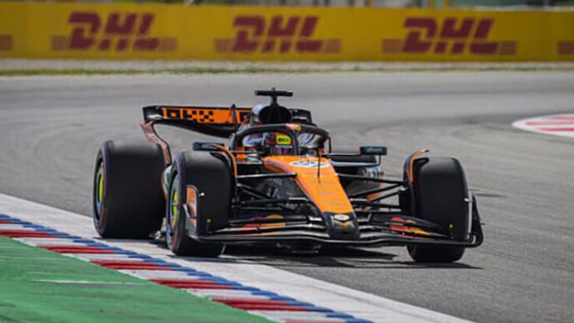Piastri vence GP de Espanha mas o espetáculo foi de Verstappen