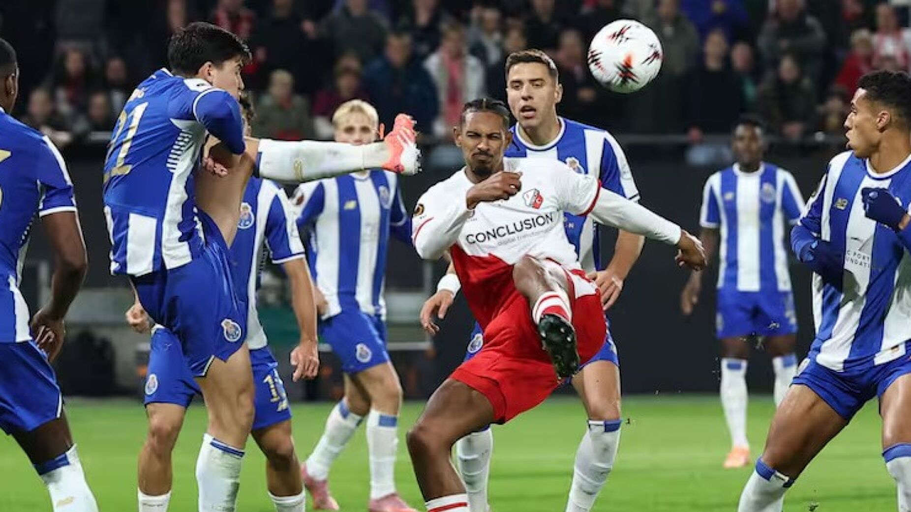 FC Porto sai dos Países Baixos com empate em Utrecht (Vídeo)