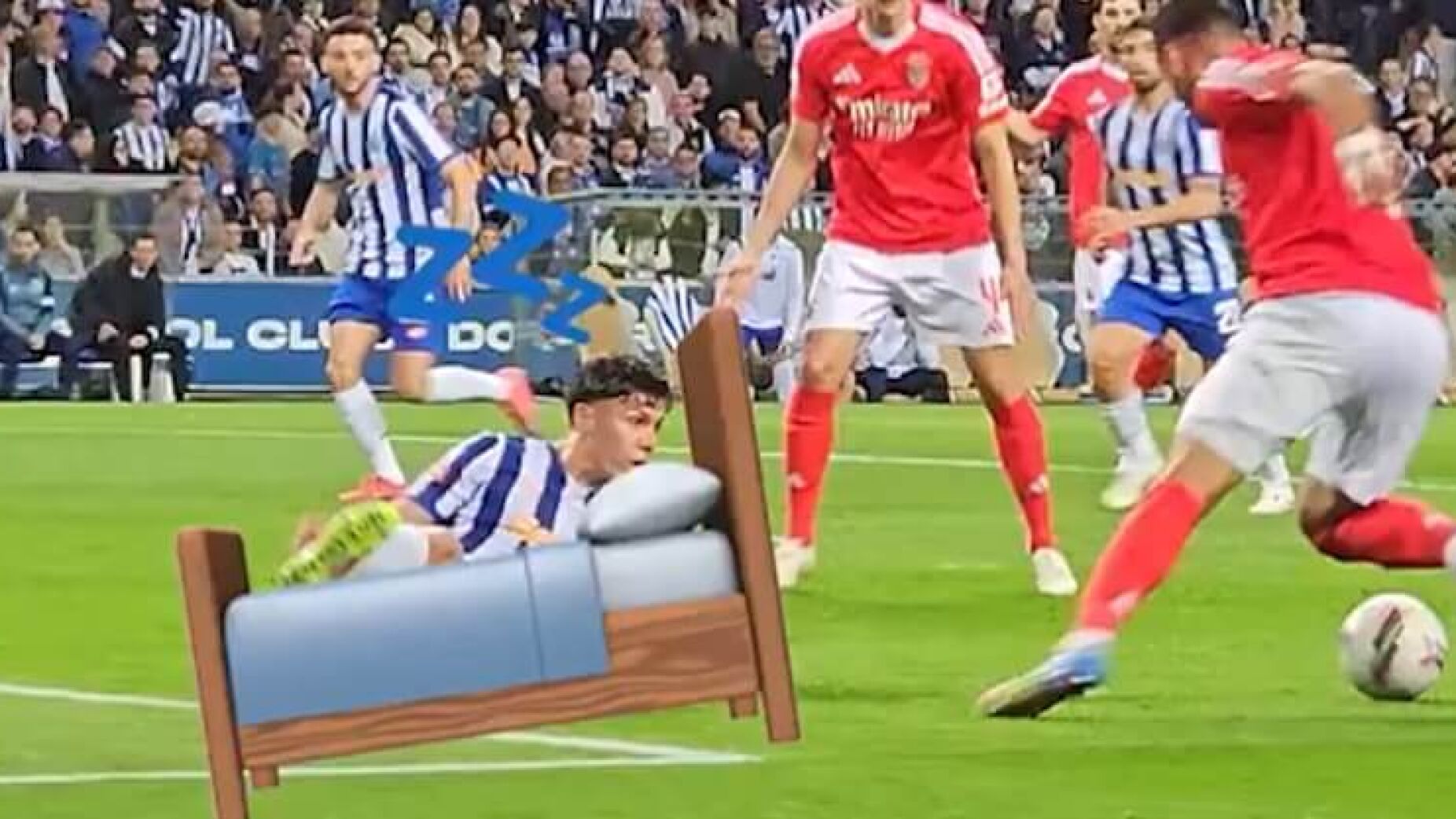 Benfica mete jogador do FC Porto a dormir e apaga vídeo do TikTok