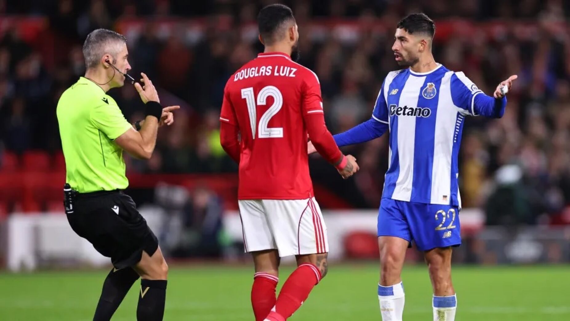 PORTO A DUAS FRENTES: TÍTULO NA LIGA EM PERIGO E O NOTTINGHAM FOREST À PORTA NA LIGA EUROPA