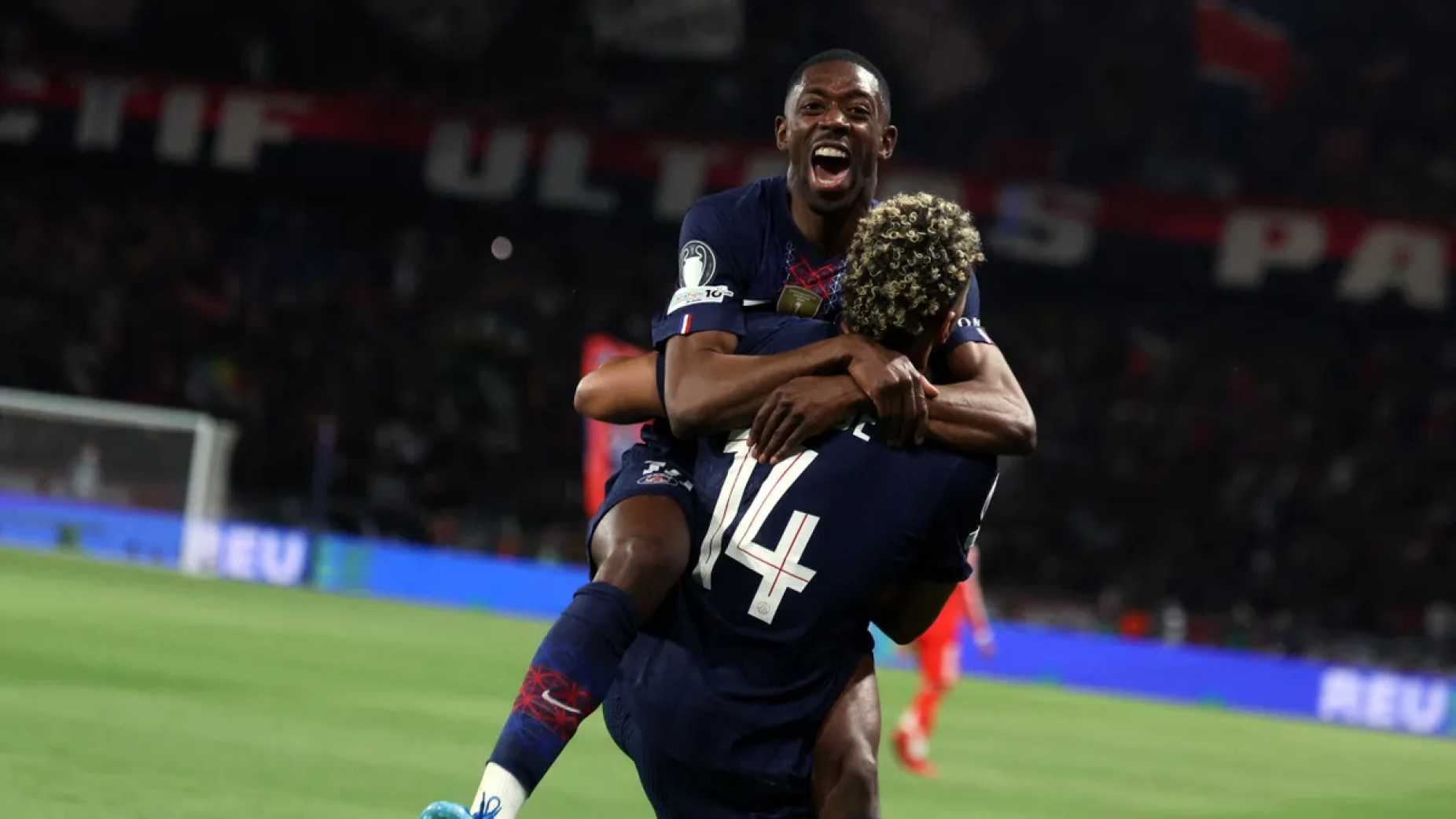 PSG vence Bayern (5-4) numa noite hist&oacute;rica em Paris &mdash; Jo&atilde;o Neves marca e Demb&eacute;l&eacute; bisa