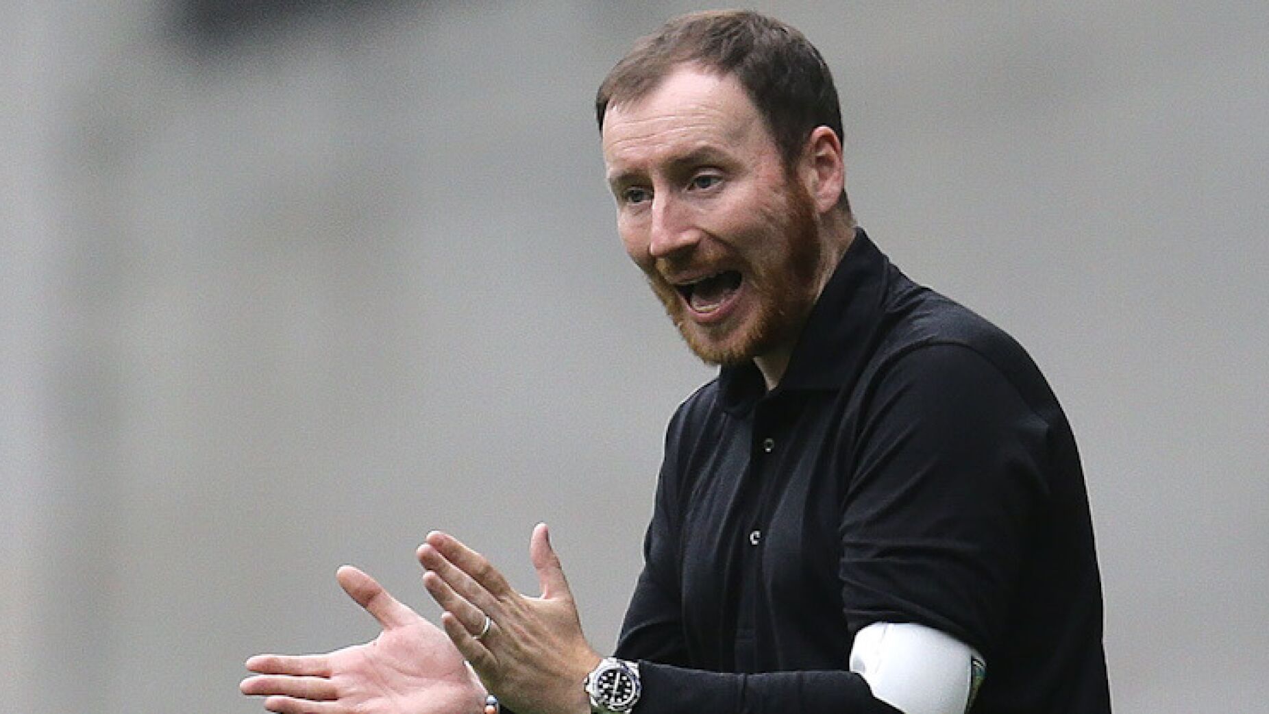 Ian Cathro solta palavrão em conferência após o Sporting-Estoril: "É preciso ter colh***"