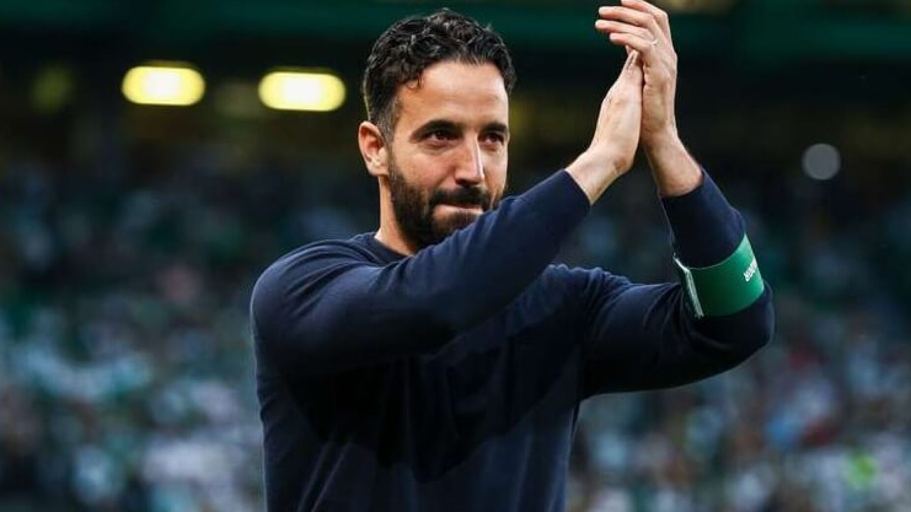 Torcida Verde ironiza e deixa sugestão ao Sporting: "Ar Premium, o ARmorim"