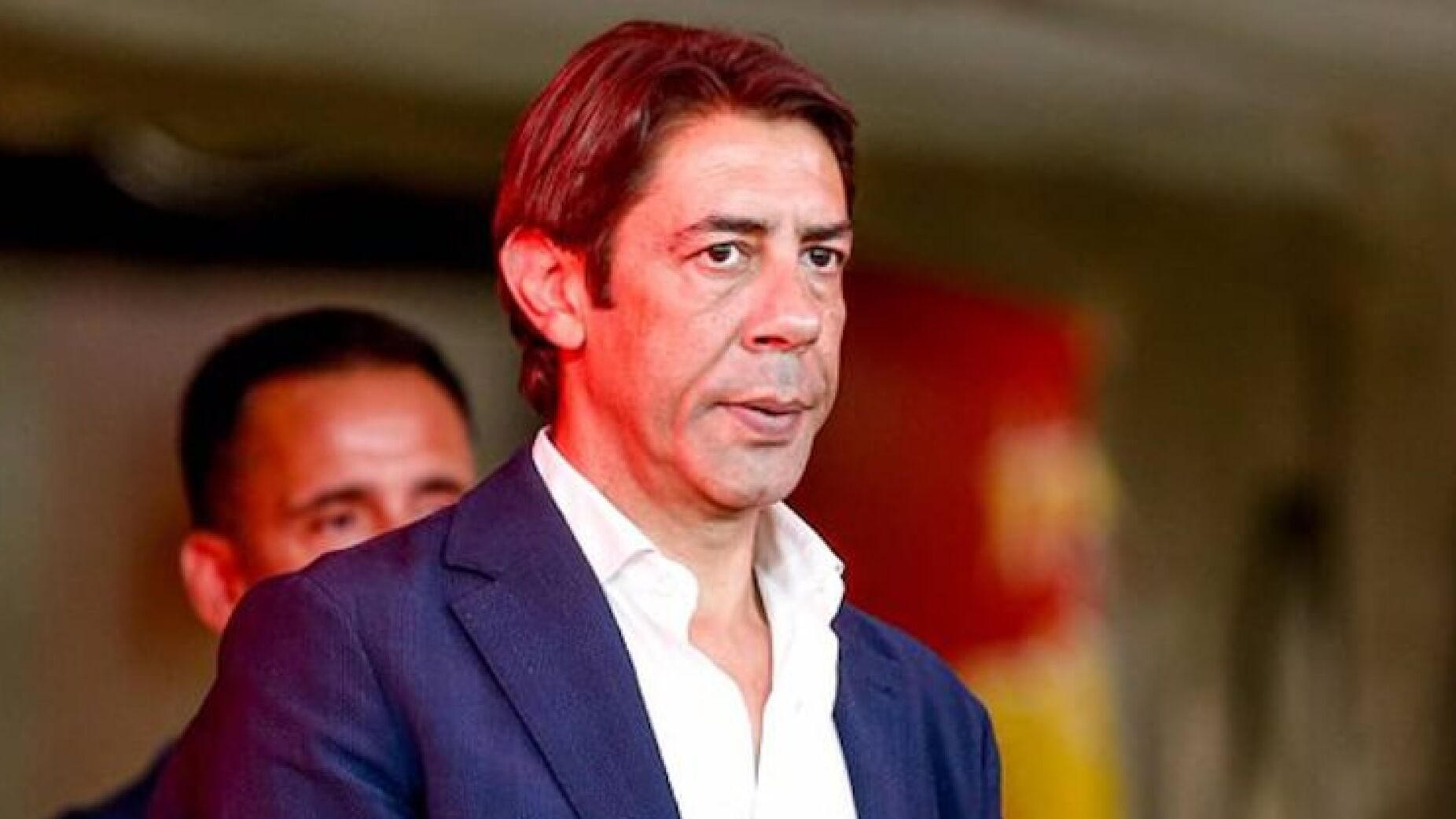 O encontro de Rui Costa com os adeptos após derrota do Benfica na Champions