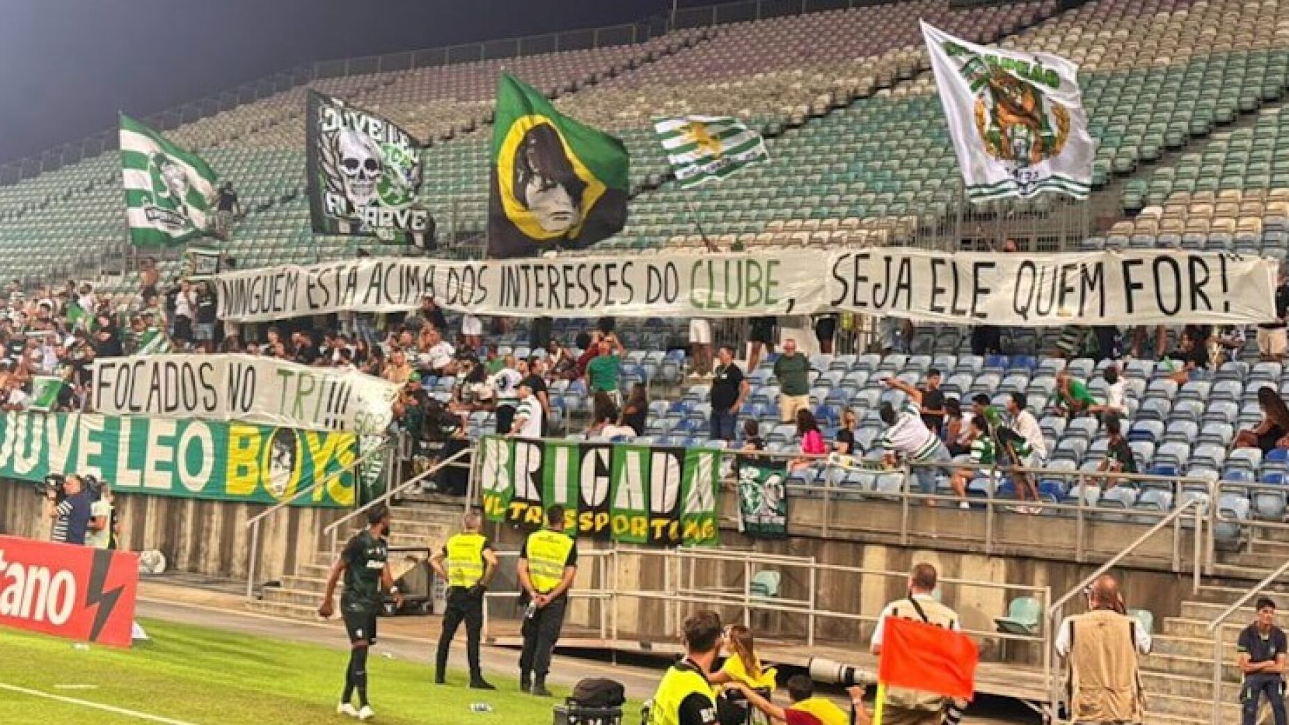 Tarja polémica da claque do Sporting contra Gyökeres dá que falar