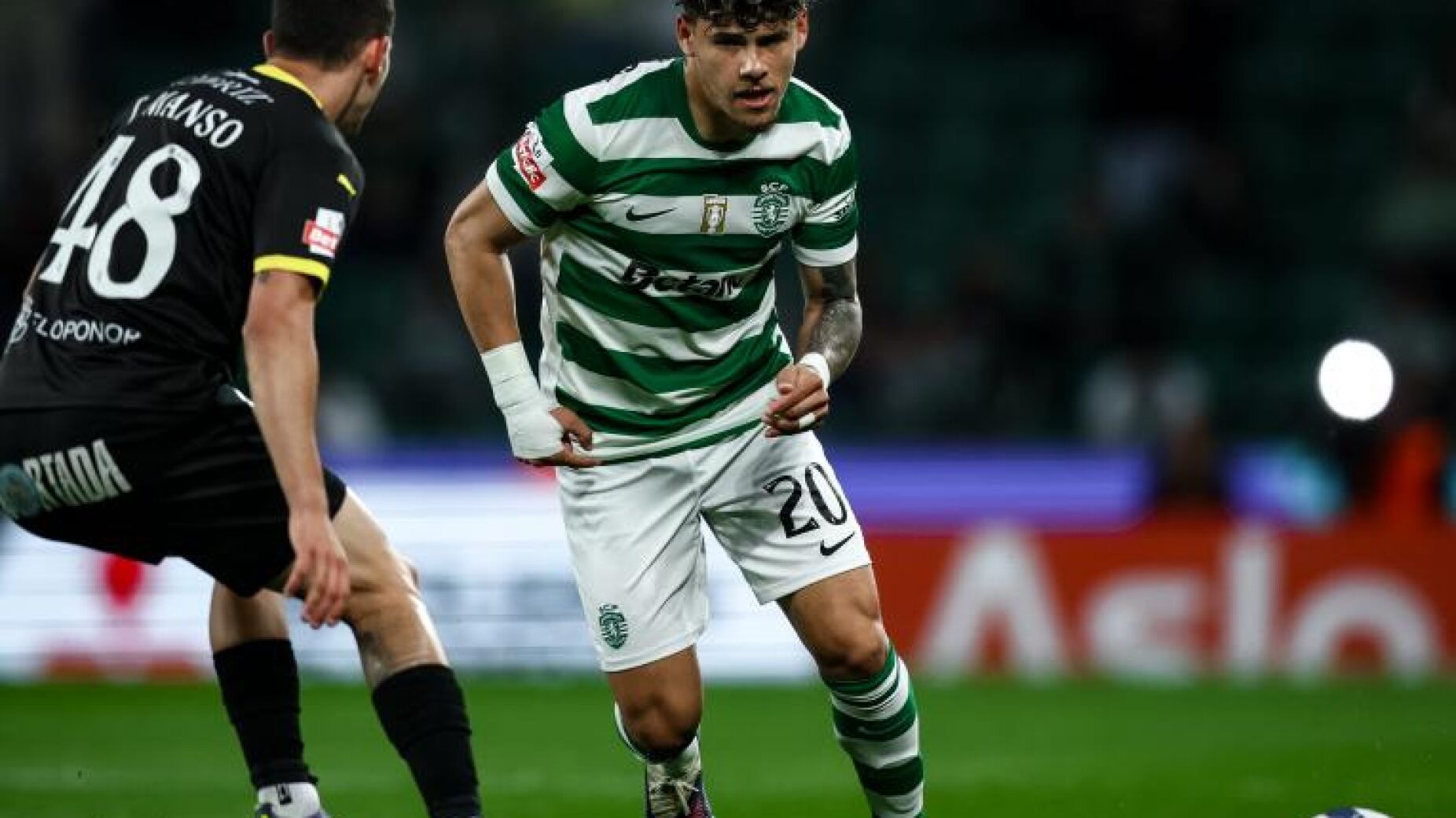 Sporting desperdi&ccedil;a vantagem de dois golos na compensa&ccedil;&atilde;o e empata com o Tondela em Alvalade