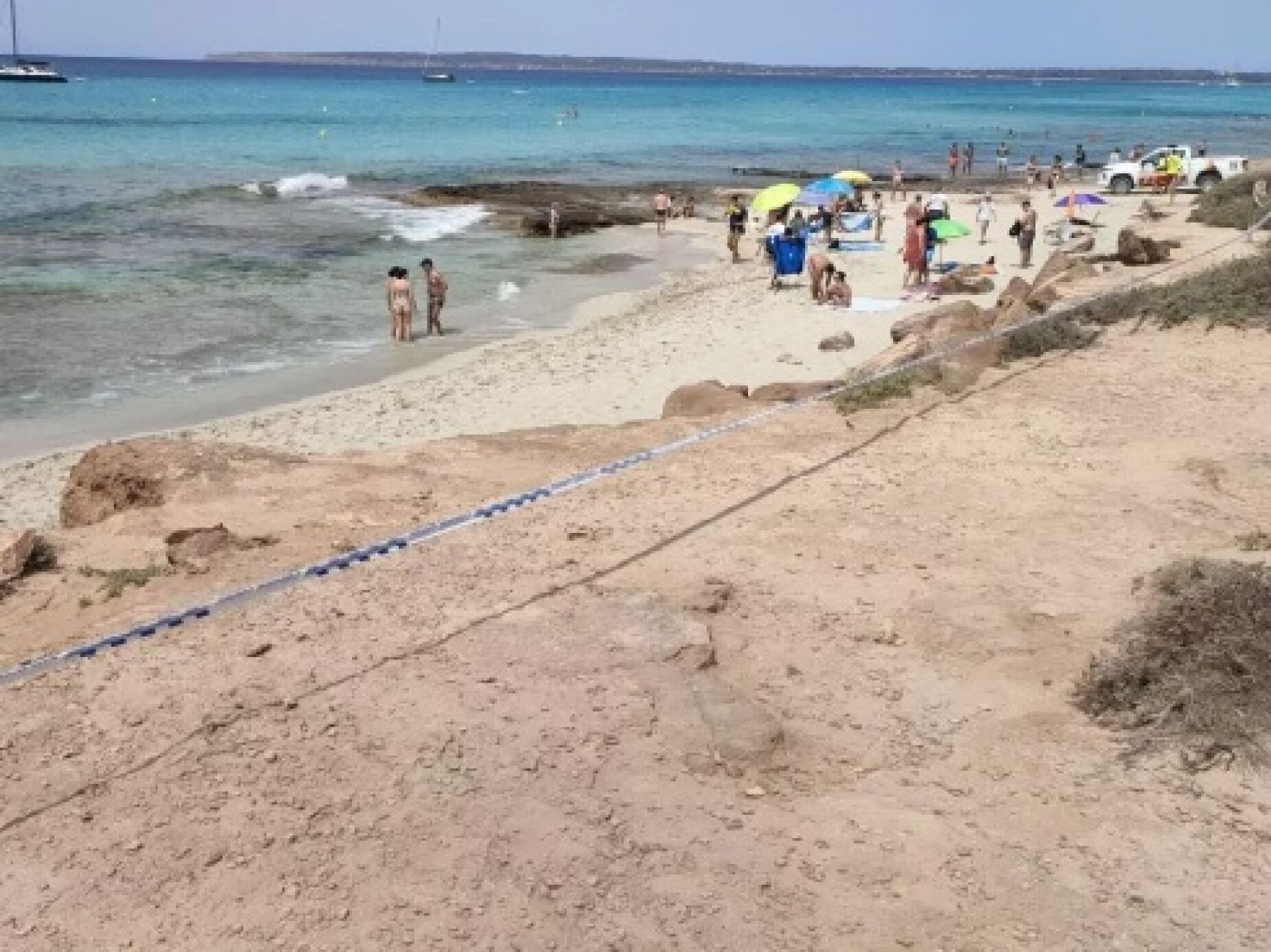 Bebé de dois meses morre após derrocada de rochas numa praia de Formentera